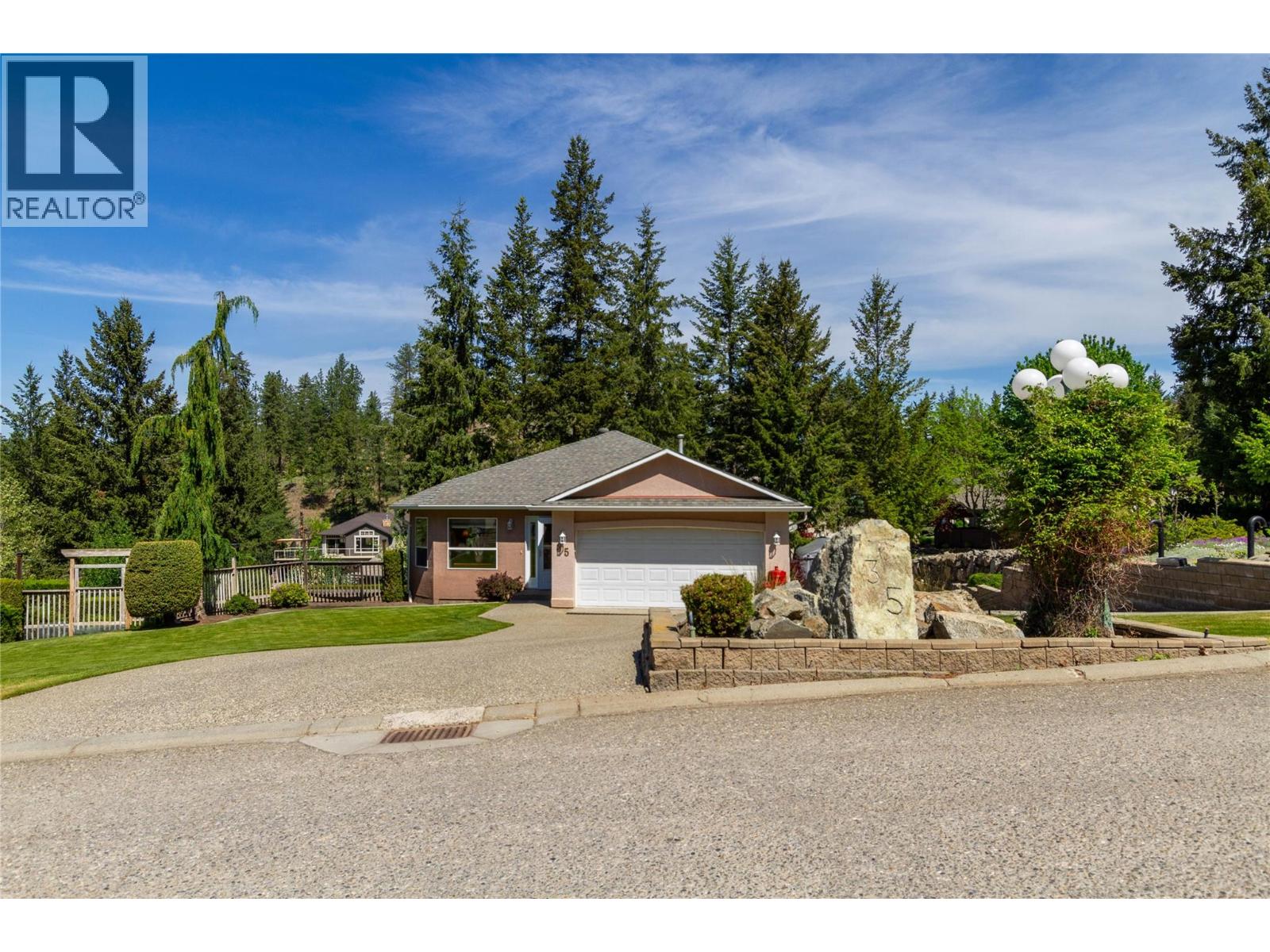 35 Peregrine Way, vernon, British Columbia