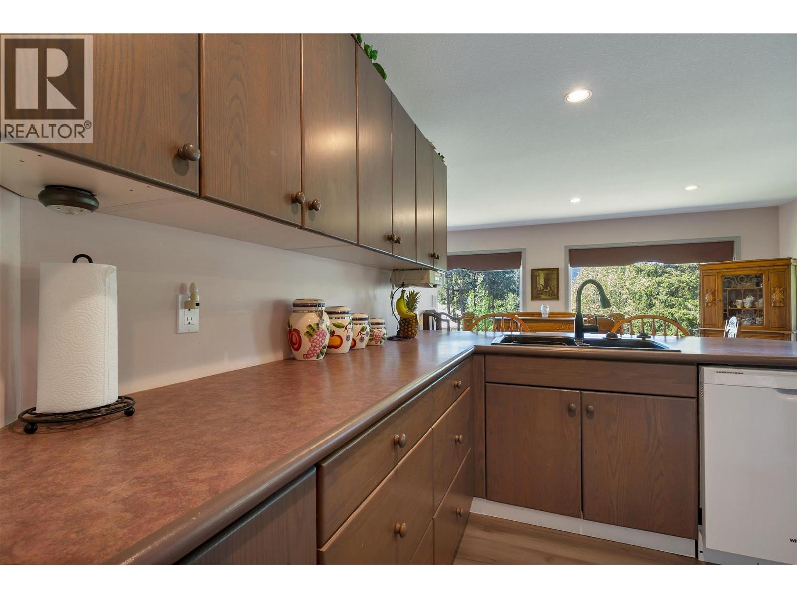 35 Peregrine Way, Vernon, British Columbia  V1H 1E4 - Photo 14 - 10386662