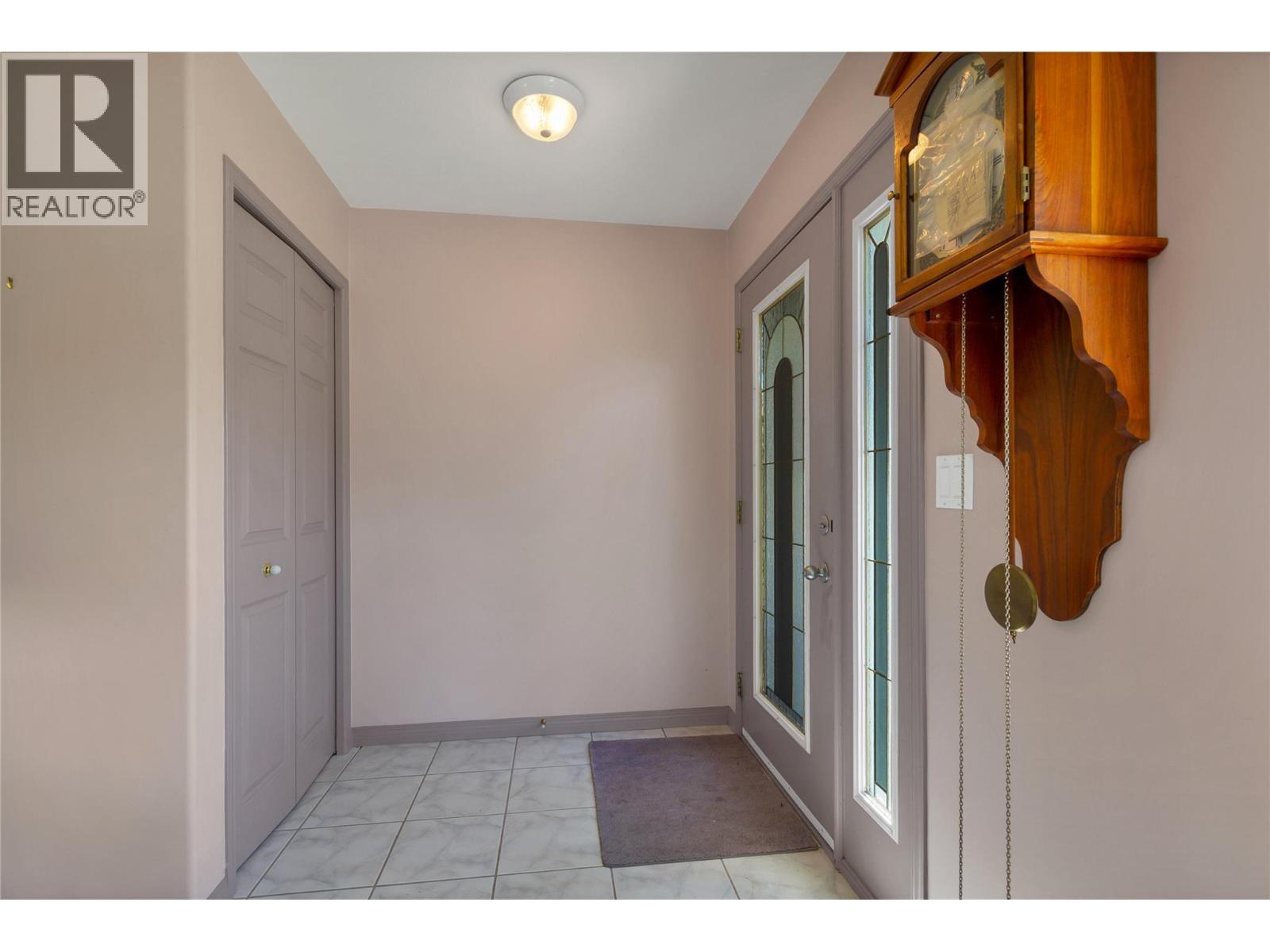 35 Peregrine Way, Vernon, British Columbia  V1H 1E4 - Photo 6 - 10386662