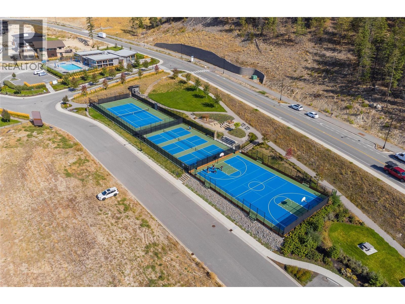 9862 Beacon Hill Drive, Lake Country, British Columbia  V4V 0A9 - Photo 4 - 10386472