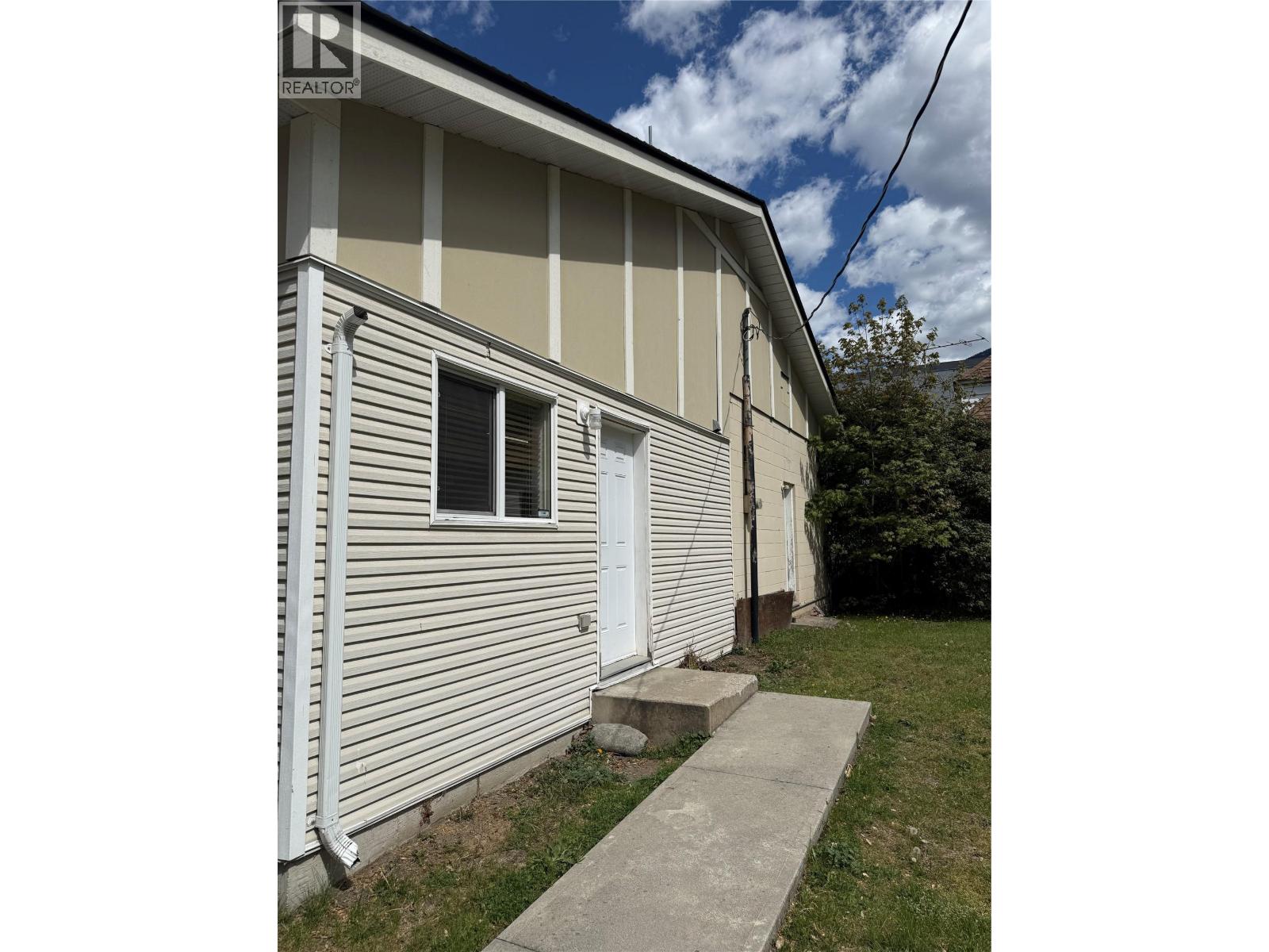 401 6th Avenue, New Denver, British Columbia  V0G 1S0 - Photo 3 - 10386848
