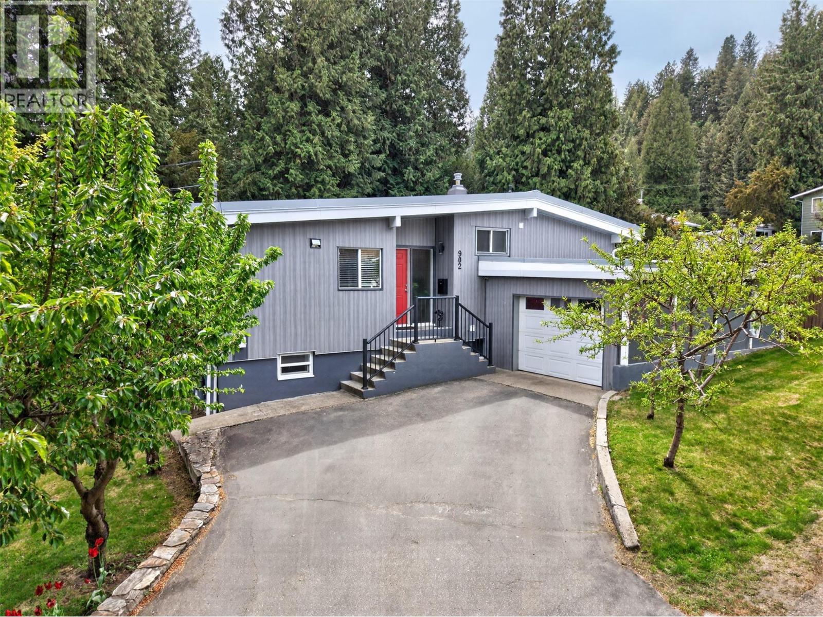 902 26th Street, castlegar, British Columbia