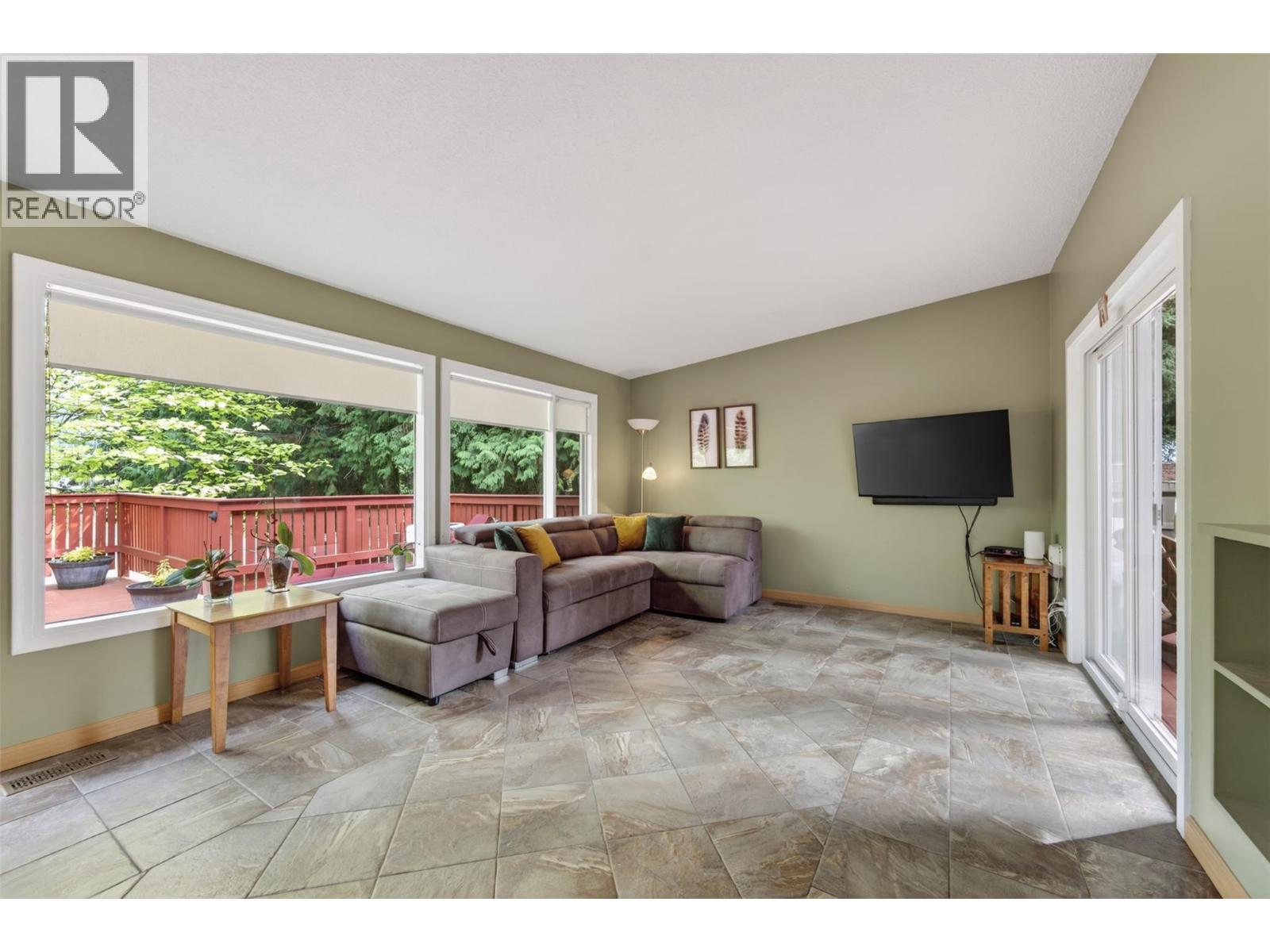 902 26th Street, Castlegar, British Columbia  V1N 3Z4 - Photo 14 - 10386845