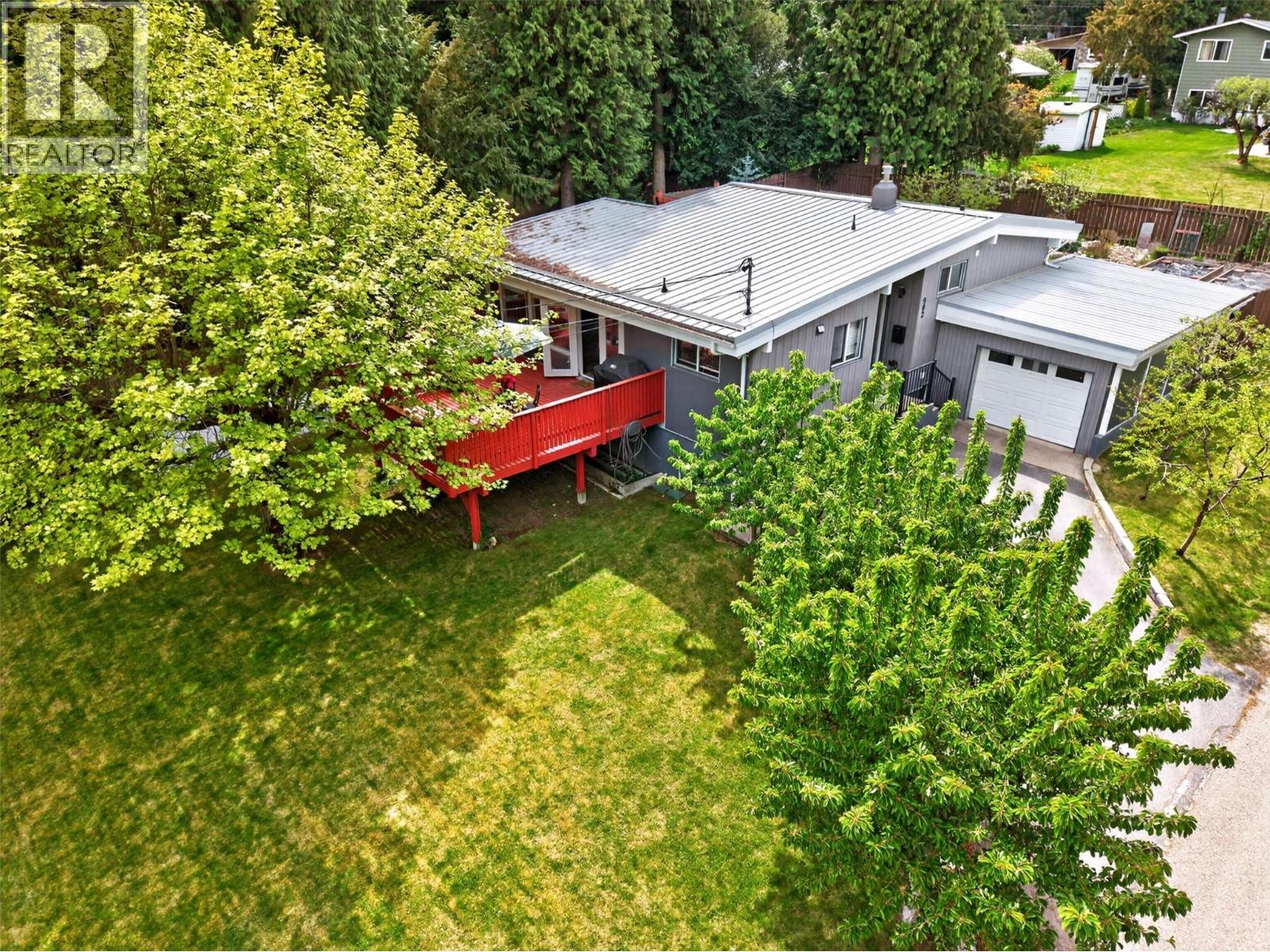 902 26th Street, Castlegar, British Columbia  V1N 3Z4 - Photo 28 - 10386845