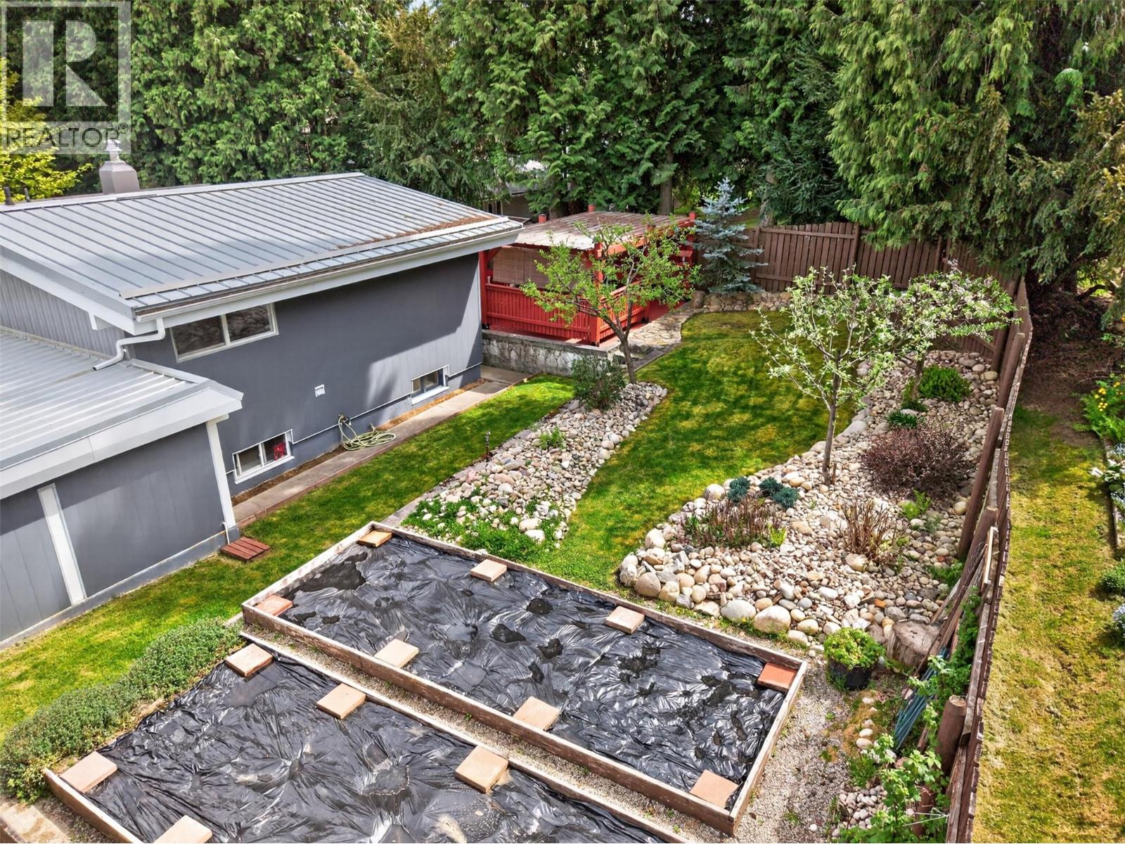902 26th Street, Castlegar, British Columbia  V1N 3Z4 - Photo 41 - 10386845