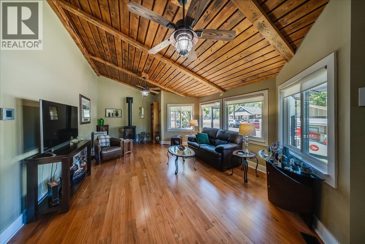 1443 Columbia Avenue, Trail, British Columbia  V1R 1J7 - Photo 6 - 10386815