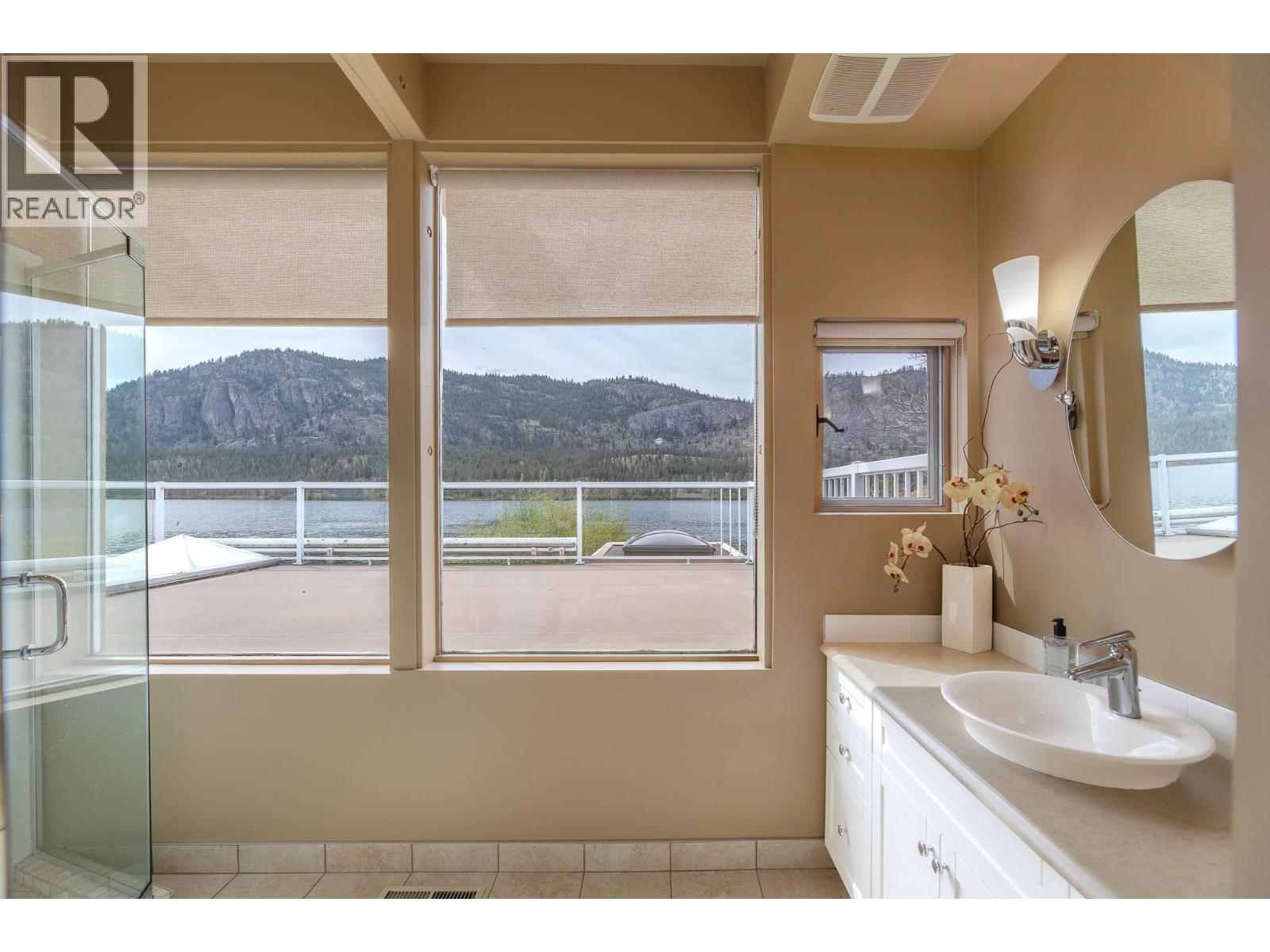 3120 Vaseux Lake Crescent, Okanagan Falls, British Columbia  V0H 1R2 - Photo 44 - 10383243