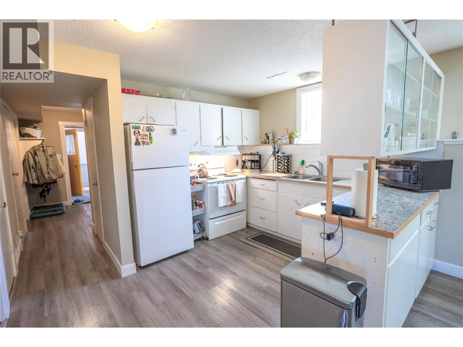 530 Roanoke Avenue, Kelowna, British Columbia  V1Y 7K5 - Photo 28 - 10381576