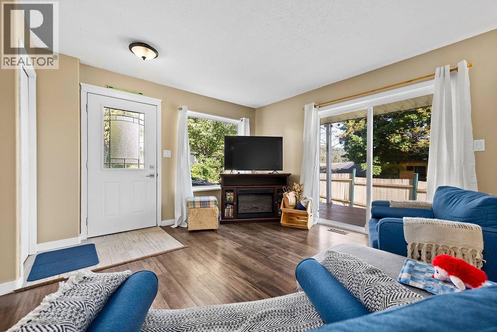 167 Cliffview Drive Unit# 4, Enderby, British Columbia  V4Y 4C1 - Photo 3 - 10386911