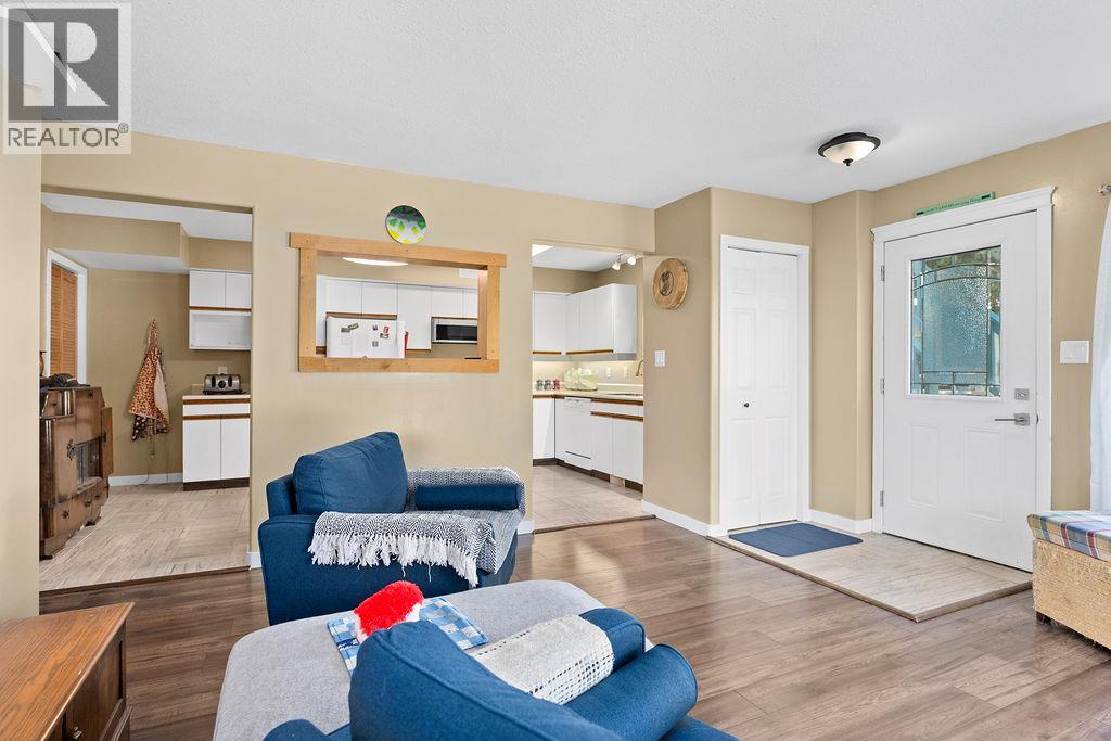 167 Cliffview Drive Unit# 4, Enderby, British Columbia  V4Y 4C1 - Photo 4 - 10386911