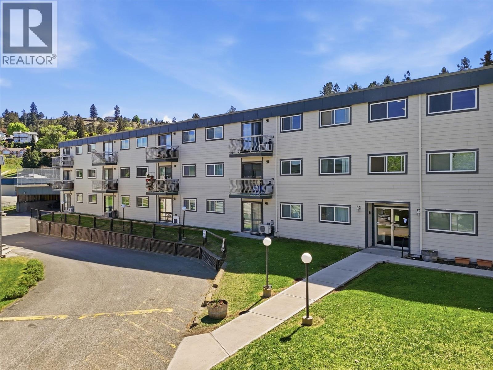 1595 Summit Drive Unit# 22, Kamloops, British Columbia  V2E 1E9 - Photo 3 - 10386877