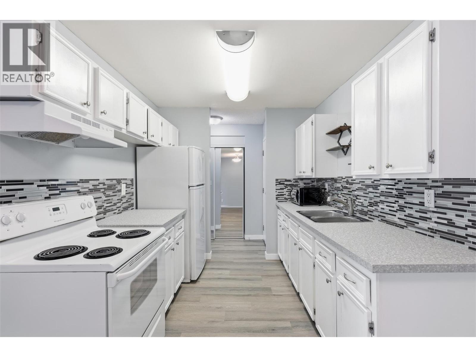 1595 Summit Drive Unit# 22, Kamloops, British Columbia  V2E 1E9 - Photo 8 - 10386877