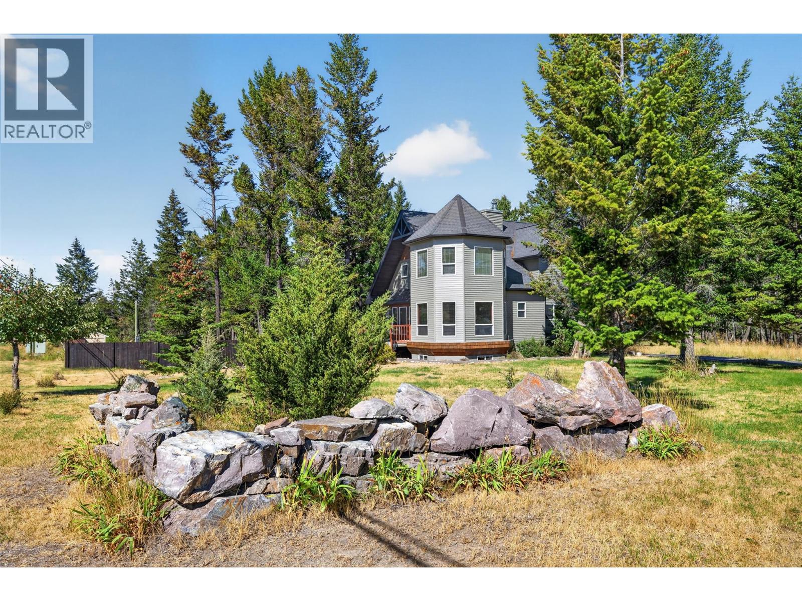 6823 Columbia Ridge Drive, Fairmont Hot Springs, British Columbia  V0B 1L2 - Photo 2 - 10386919