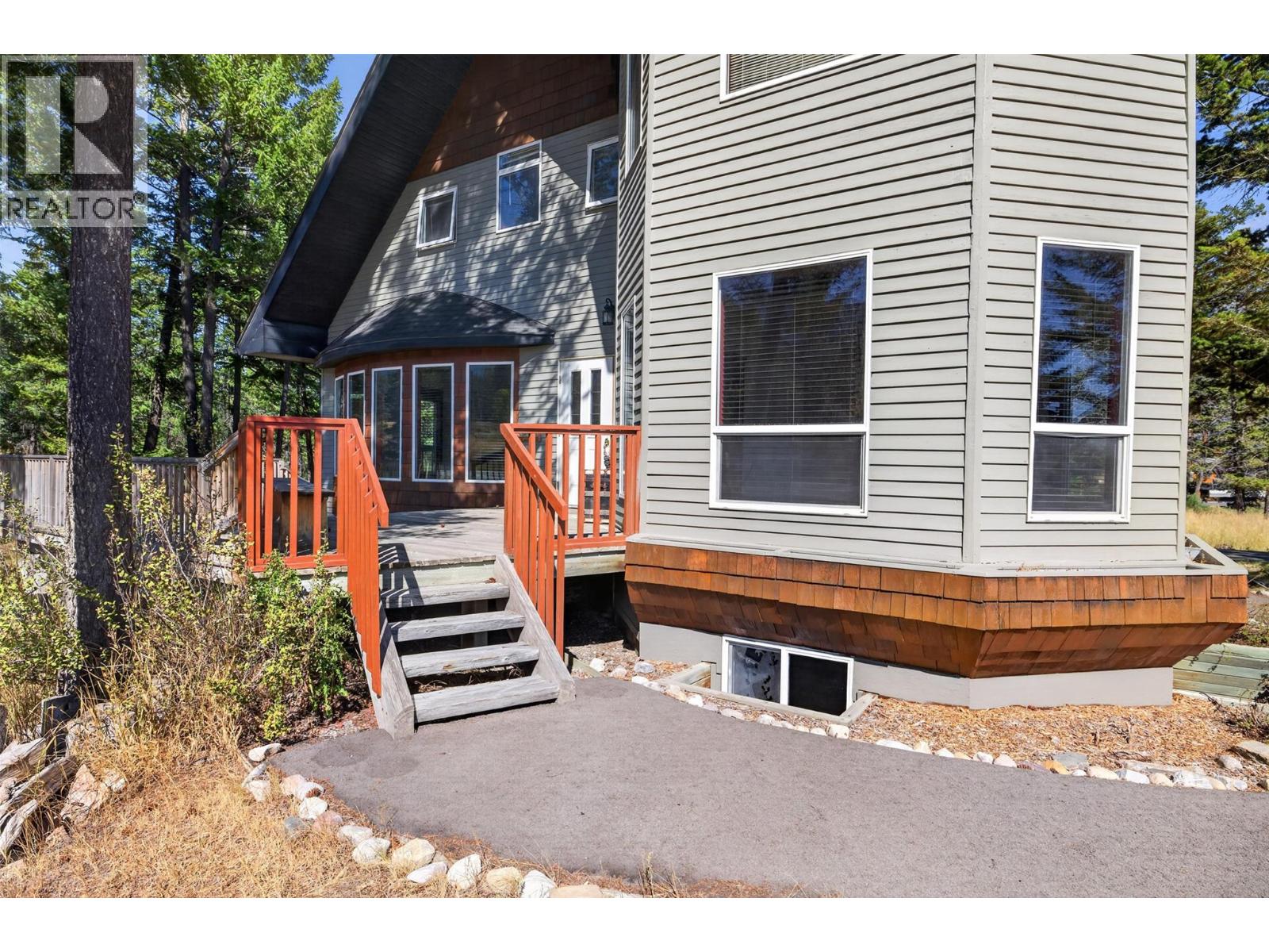 6823 Columbia Ridge Drive, Fairmont Hot Springs, British Columbia  V0B 1L2 - Photo 5 - 10386919