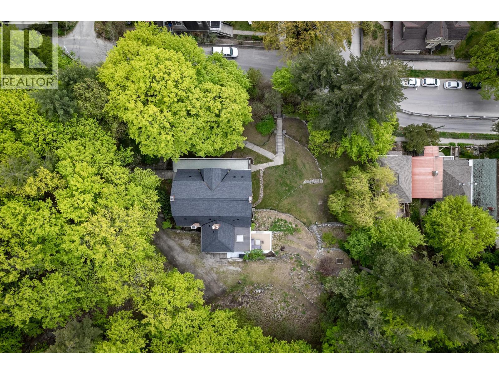 519 Cedar Street, Nelson, British Columbia  V1L 2C2 - Photo 6 - 10382087