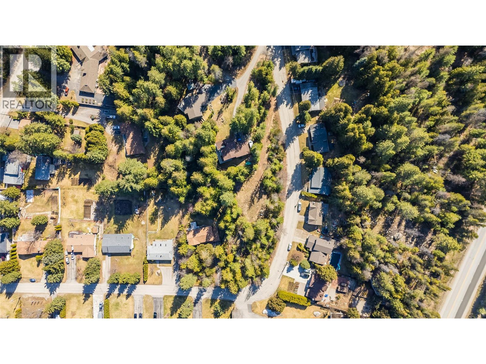1428 Meadowbrook Drive, Castlegar, British Columbia  V1N 3L9 - Photo 3 - 10386893