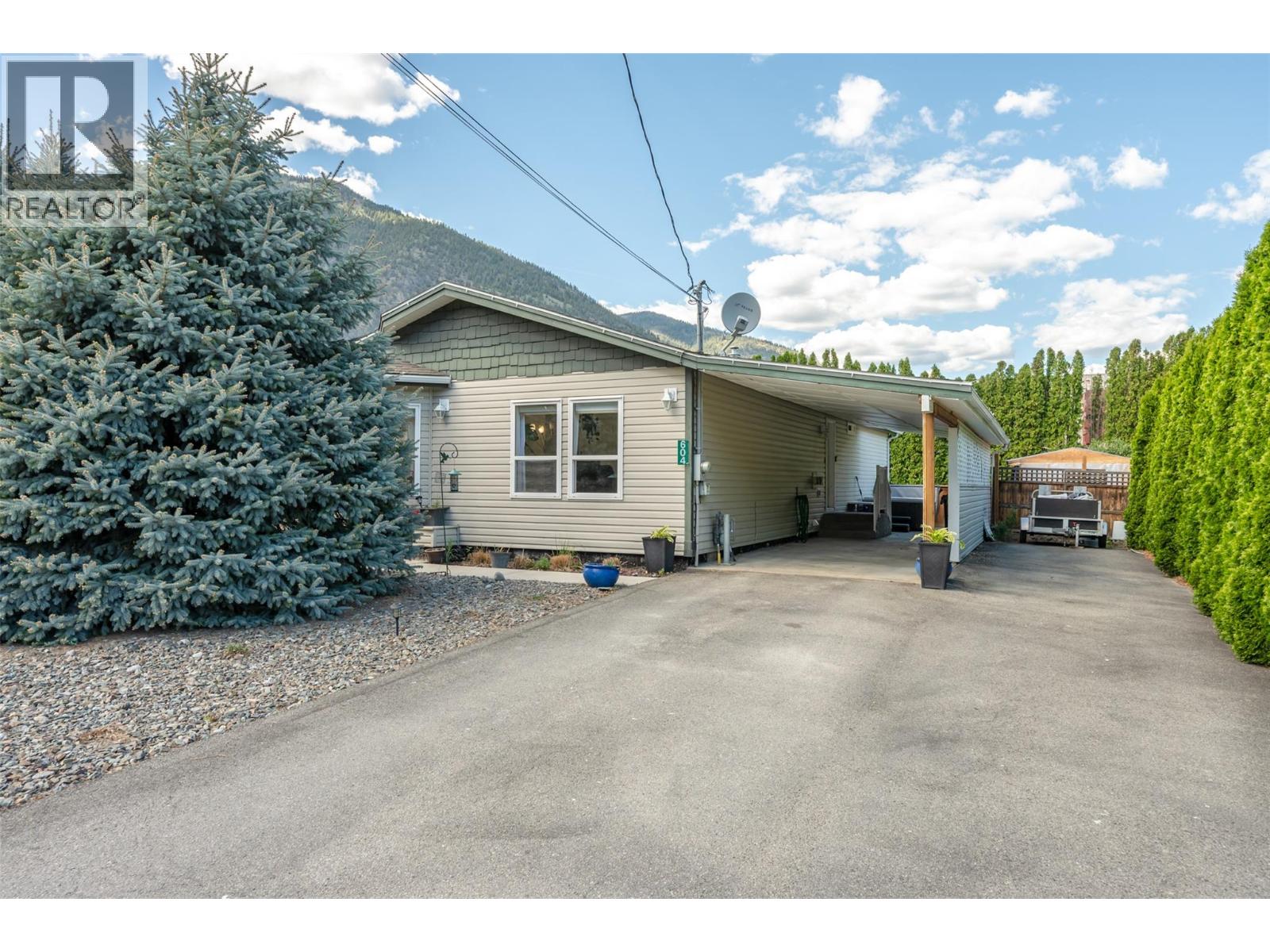 604 10th Avenue, keremeos, British Columbia