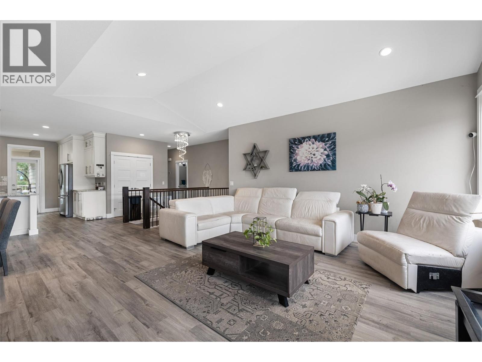 13272 Shoreline Drive, Lake Country, British Columbia  V4V 2T2 - Photo 4 - 10386393