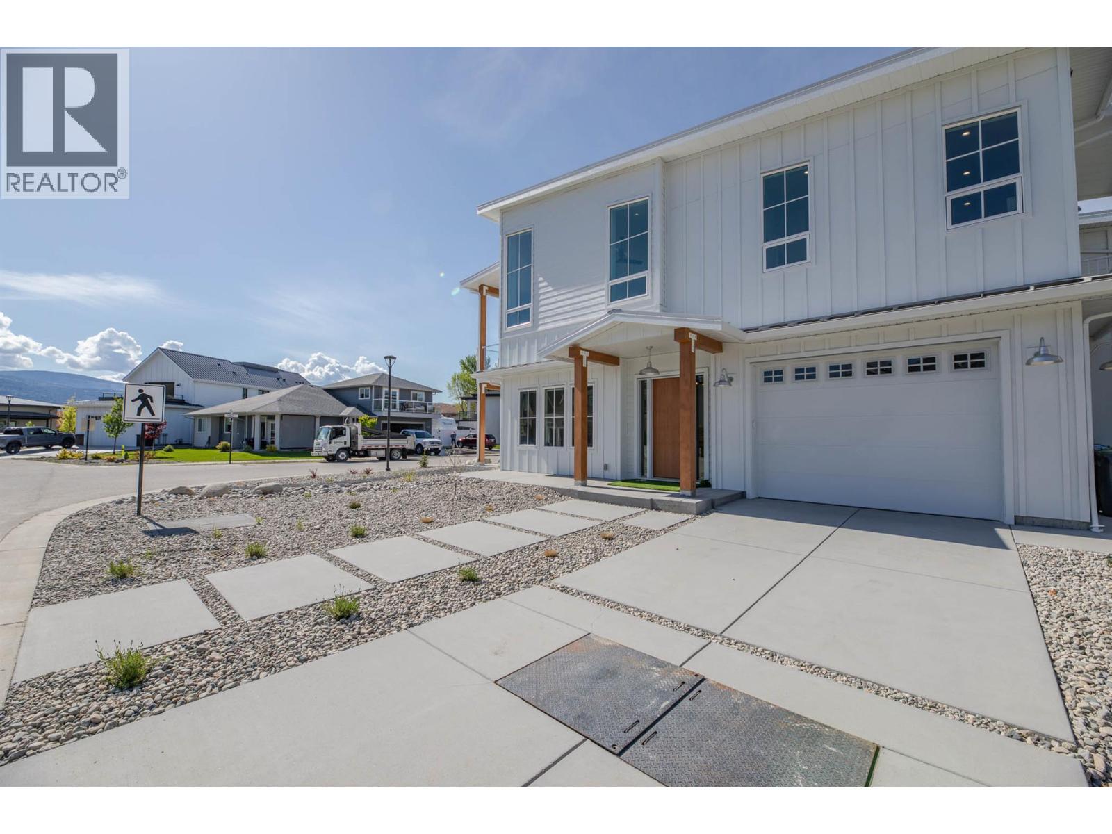 881 Lighthouse Landing, Summerland, British Columbia  V0H 1Z9 - Photo 2 - 10386986