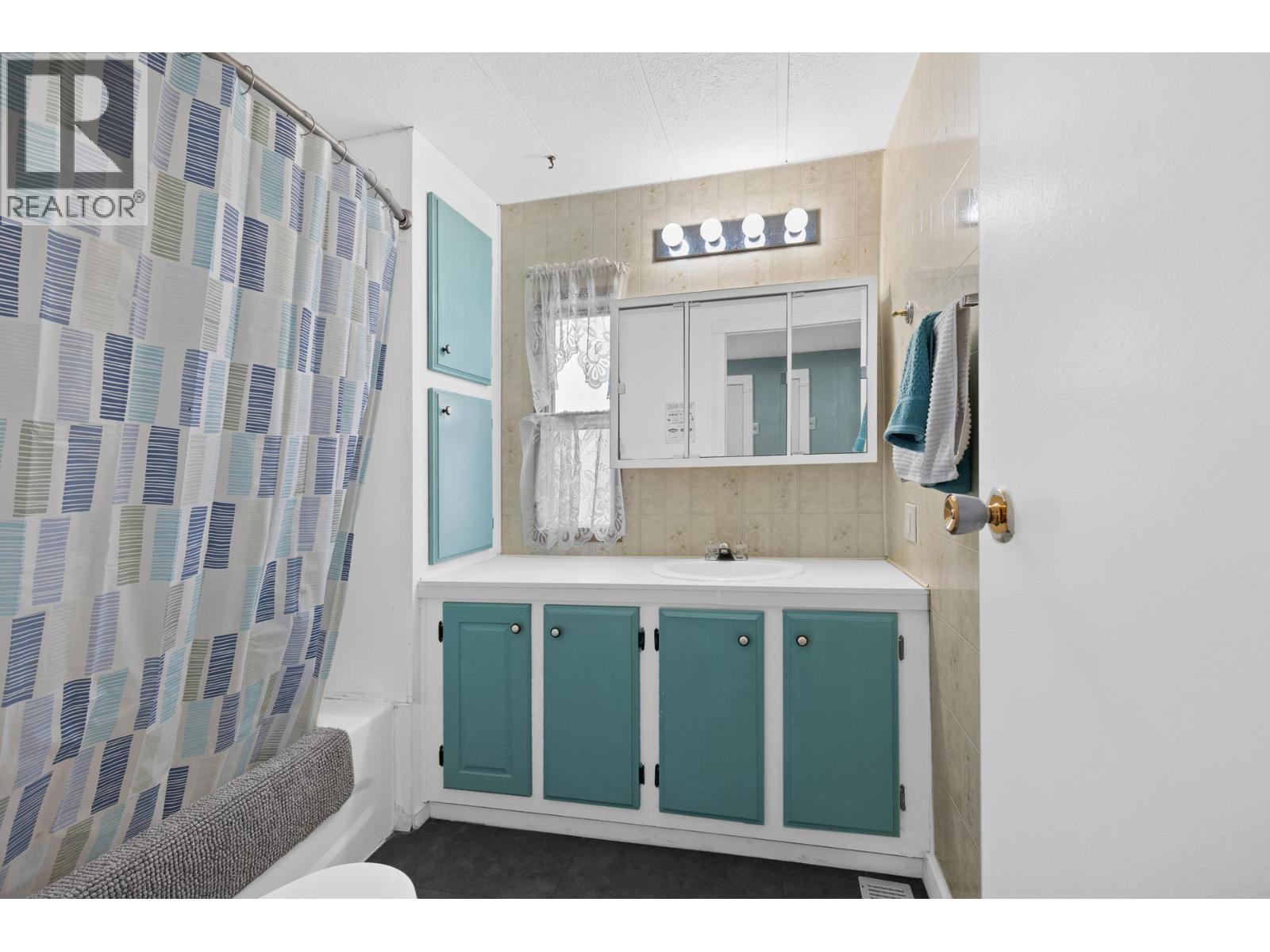 4505 Mclean Creek Road, Okanagan Falls, British Columbia  V0H 1R1 - Photo 35 - 10386947