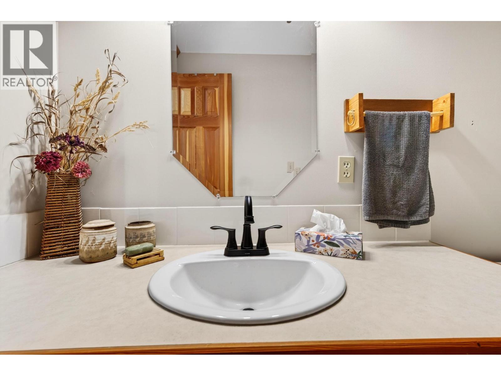 2487 Seward Rd, Golden, British Columbia  V0A 1H1 - Photo 47 - 10385861