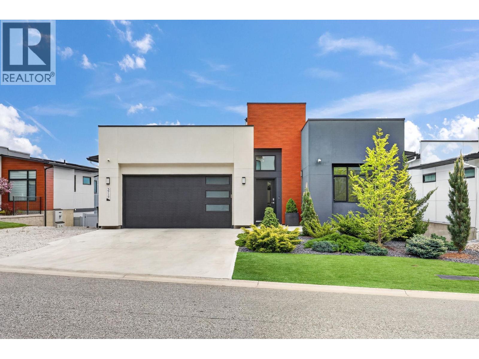 3717 Astoria Drive, West Kelowna, British Columbia  V4T 0B1 - Photo 2 - 10386930