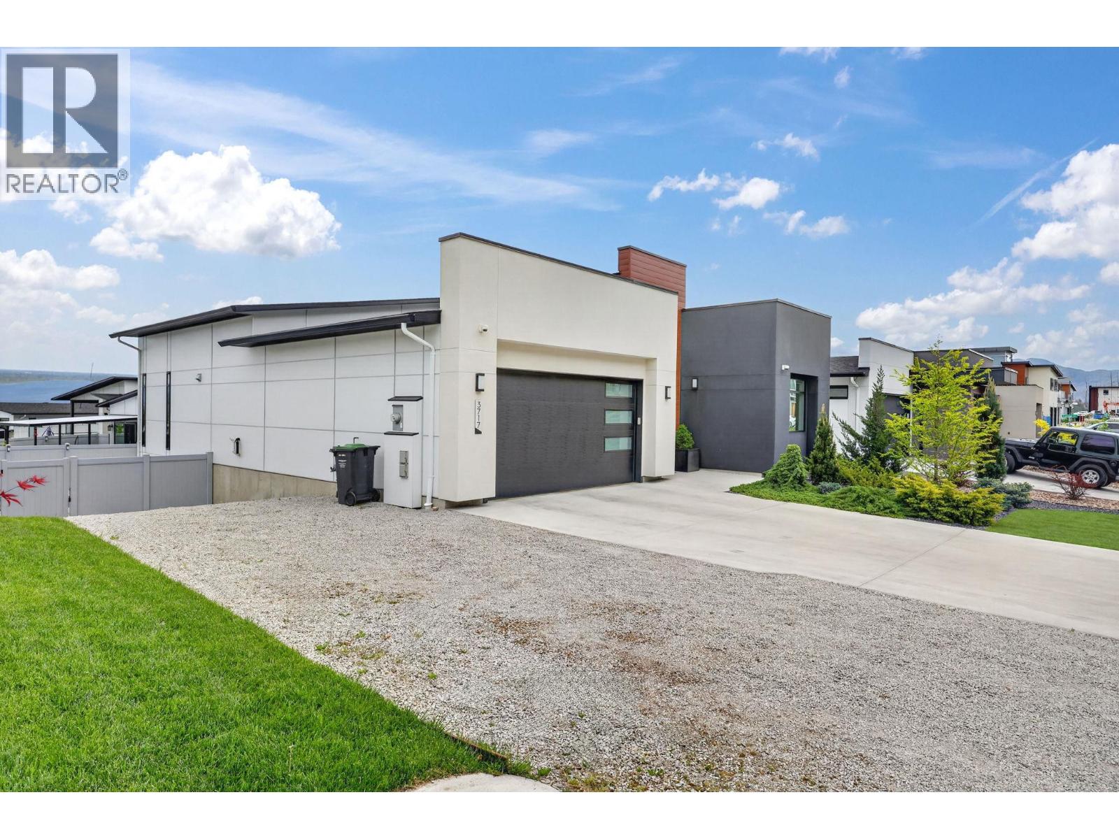 3717 Astoria Drive, West Kelowna, British Columbia  V4T 0B1 - Photo 4 - 10386930
