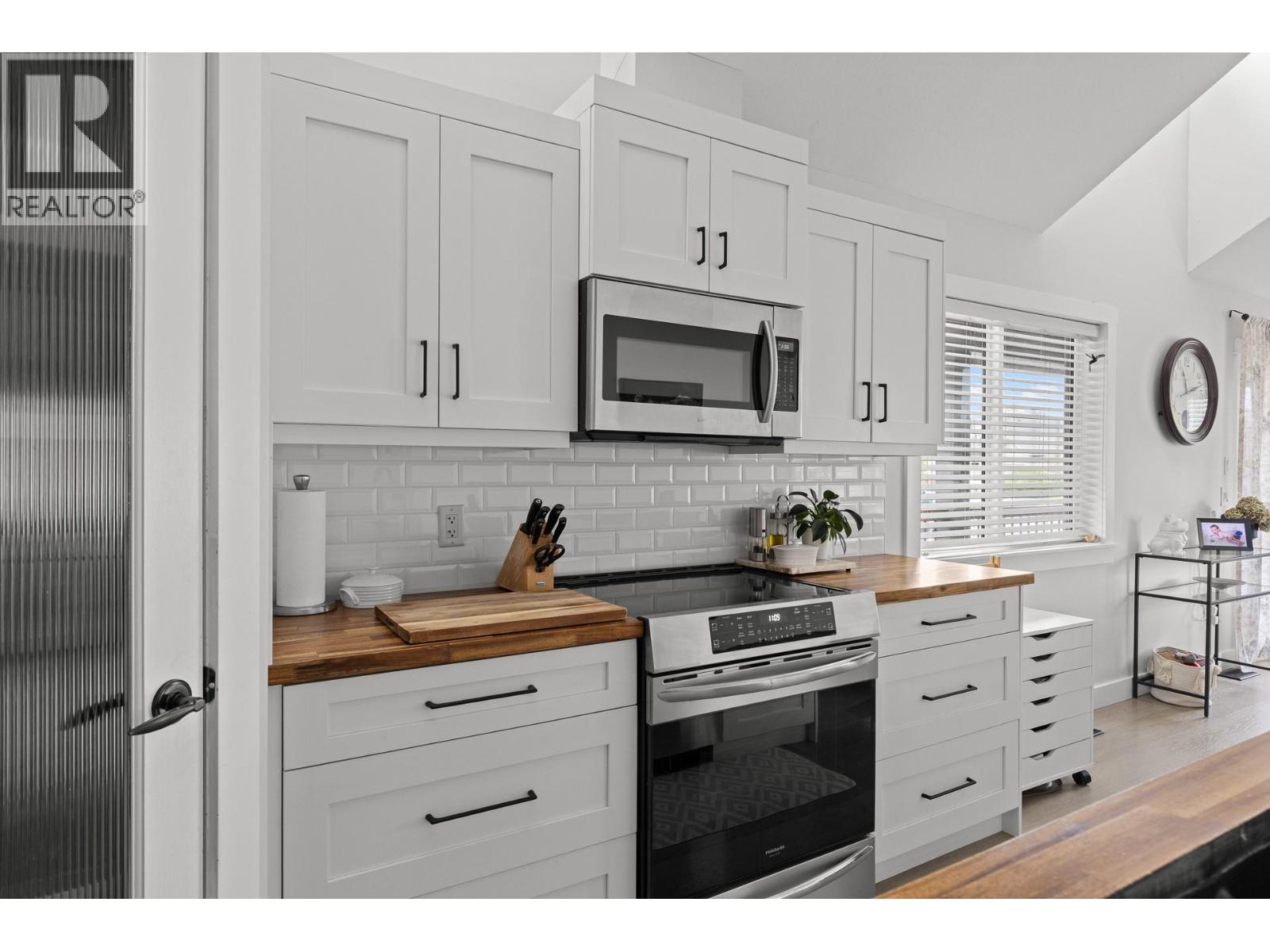 2079 Shelby Crescent, West Kelowna, British Columbia  V4T 3A9 - Photo 3 - 10387016