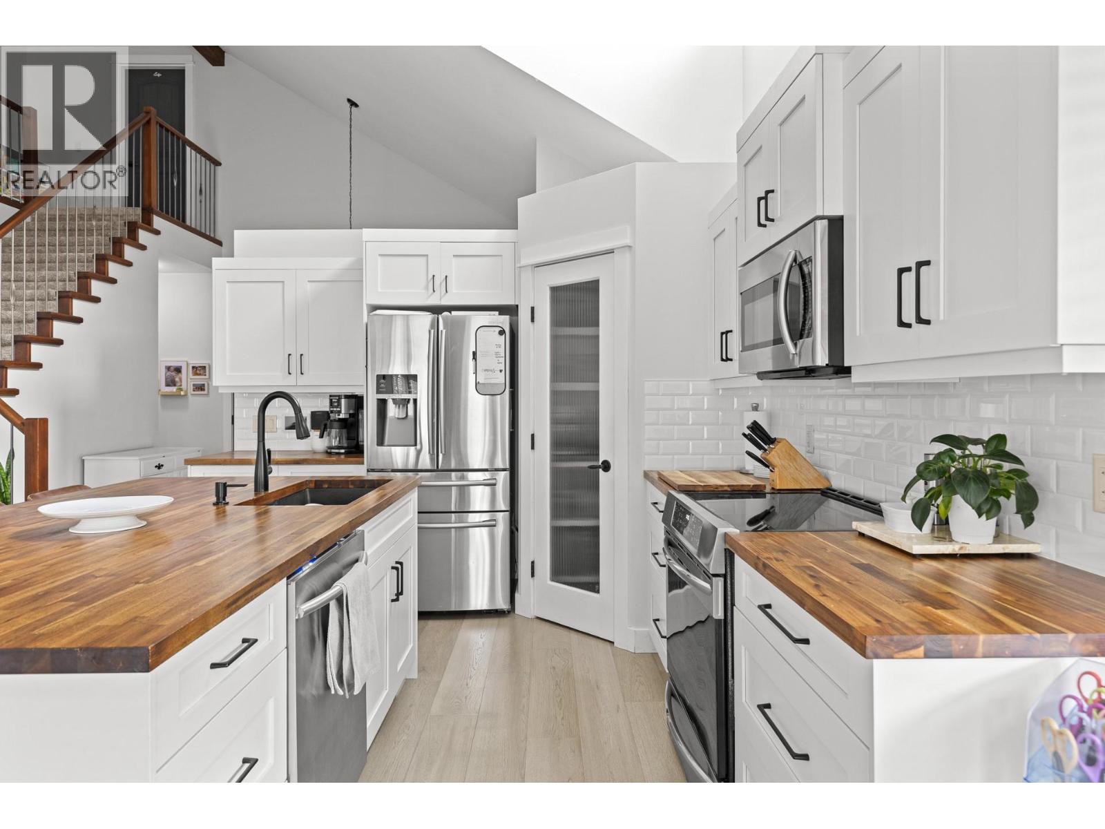 2079 Shelby Crescent, West Kelowna, British Columbia  V4T 3A9 - Photo 6 - 10387016
