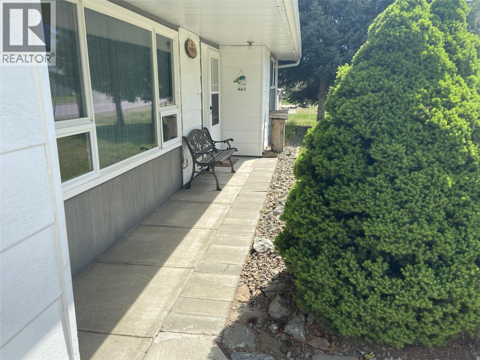 7372 Donaldson Drive, Grand Forks, British Columbia  V0H 1H0 - Photo 2 - 10386964