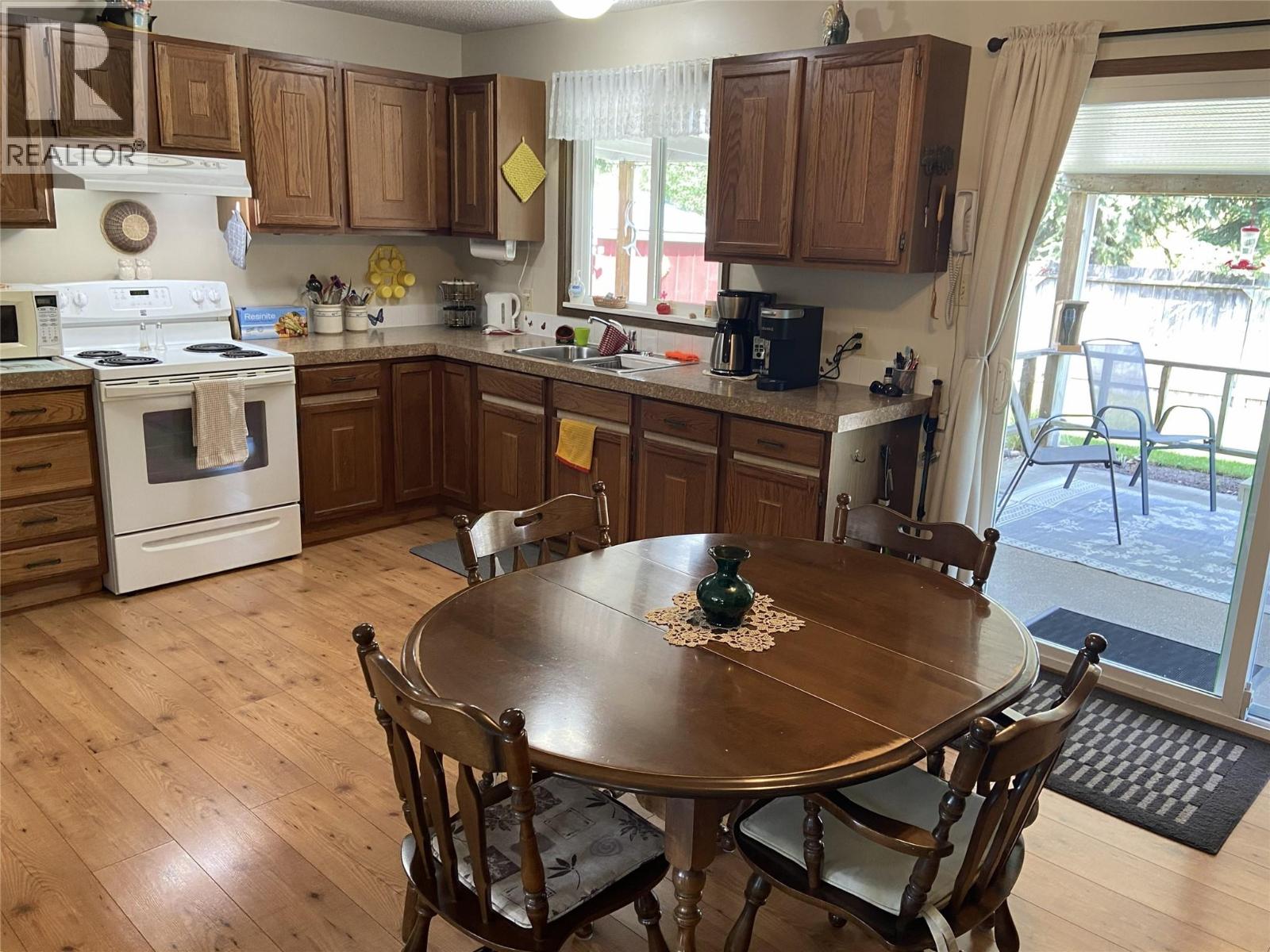 7372 Donaldson Drive, Grand Forks, British Columbia  V0H 1H0 - Photo 7 - 10386964