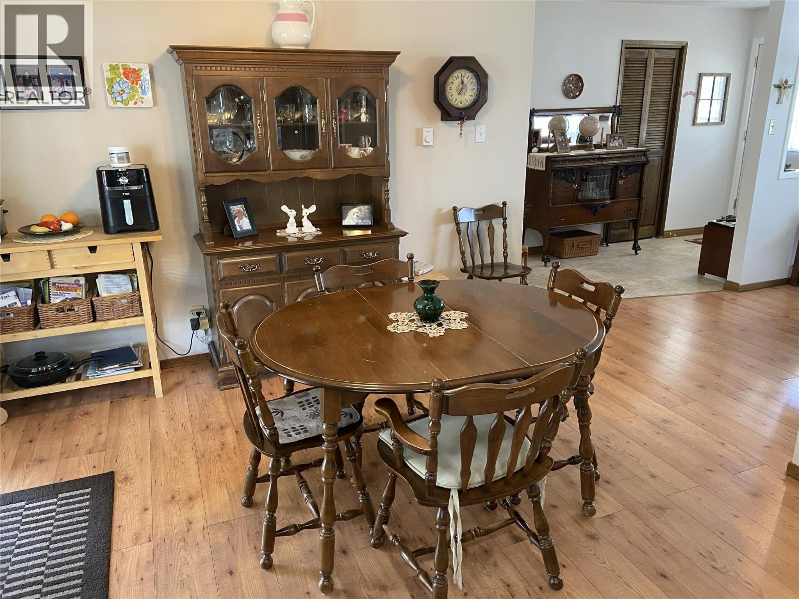 7372 Donaldson Drive, Grand Forks, British Columbia  V0H 1H0 - Photo 9 - 10386964
