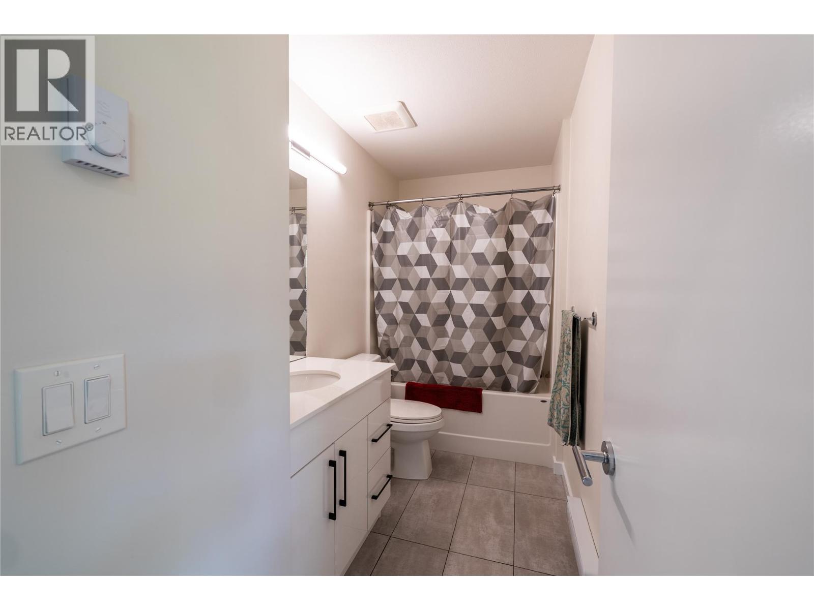 1880 Hugh Allan Drive Unit# 107, Kamloops, British Columbia  V1S 0E8 - Photo 5 - 10386626