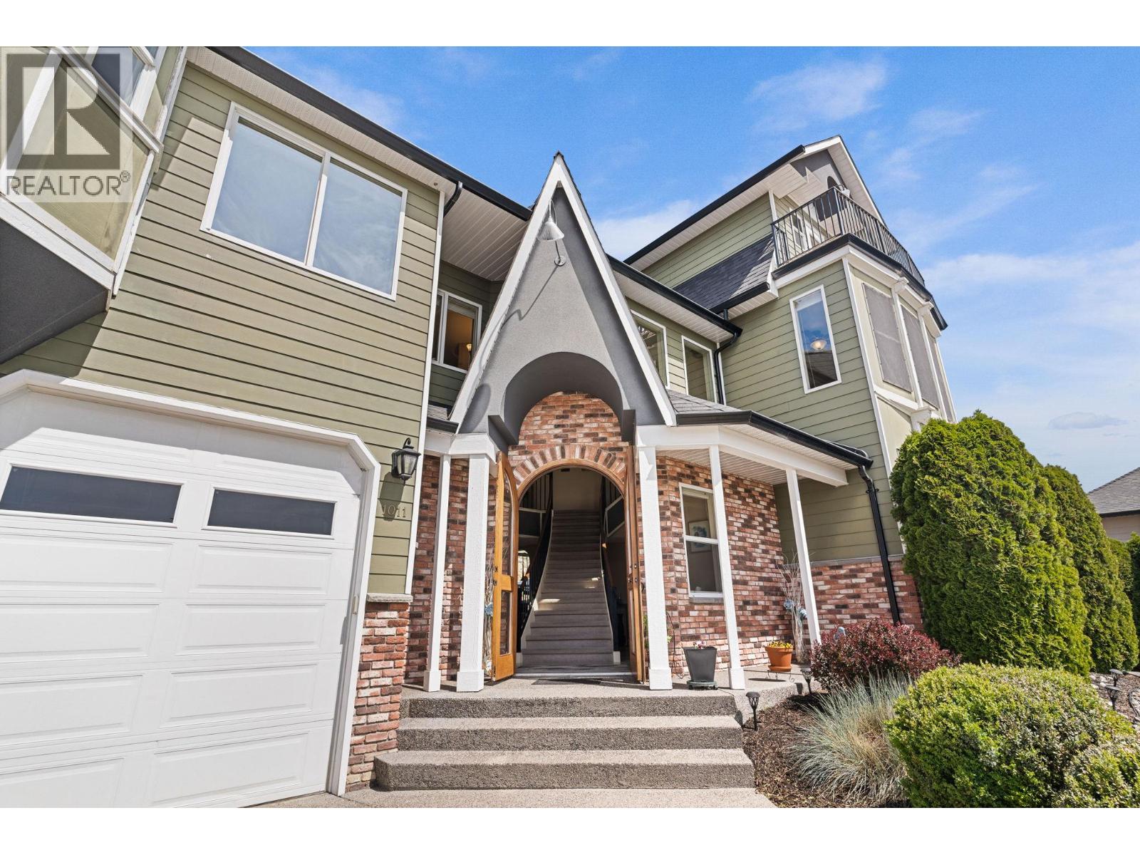 1011 Foothills Court, Vernon, British Columbia  V1B 3Z5 - Photo 2 - 10387000