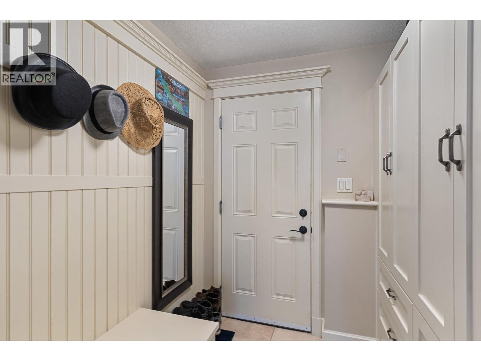 1011 Foothills Court, Vernon, British Columbia  V1B 3Z5 - Photo 21 - 10387000