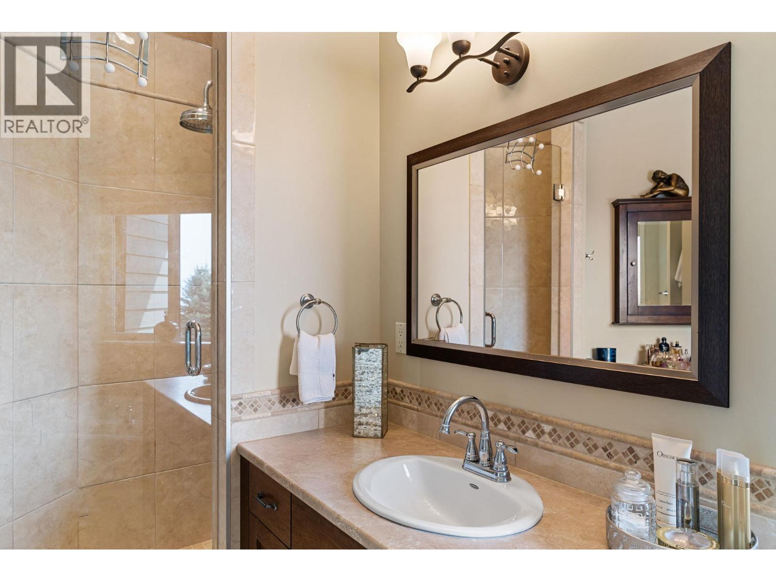 1011 Foothills Court, Vernon, British Columbia  V1B 3Z5 - Photo 27 - 10387000