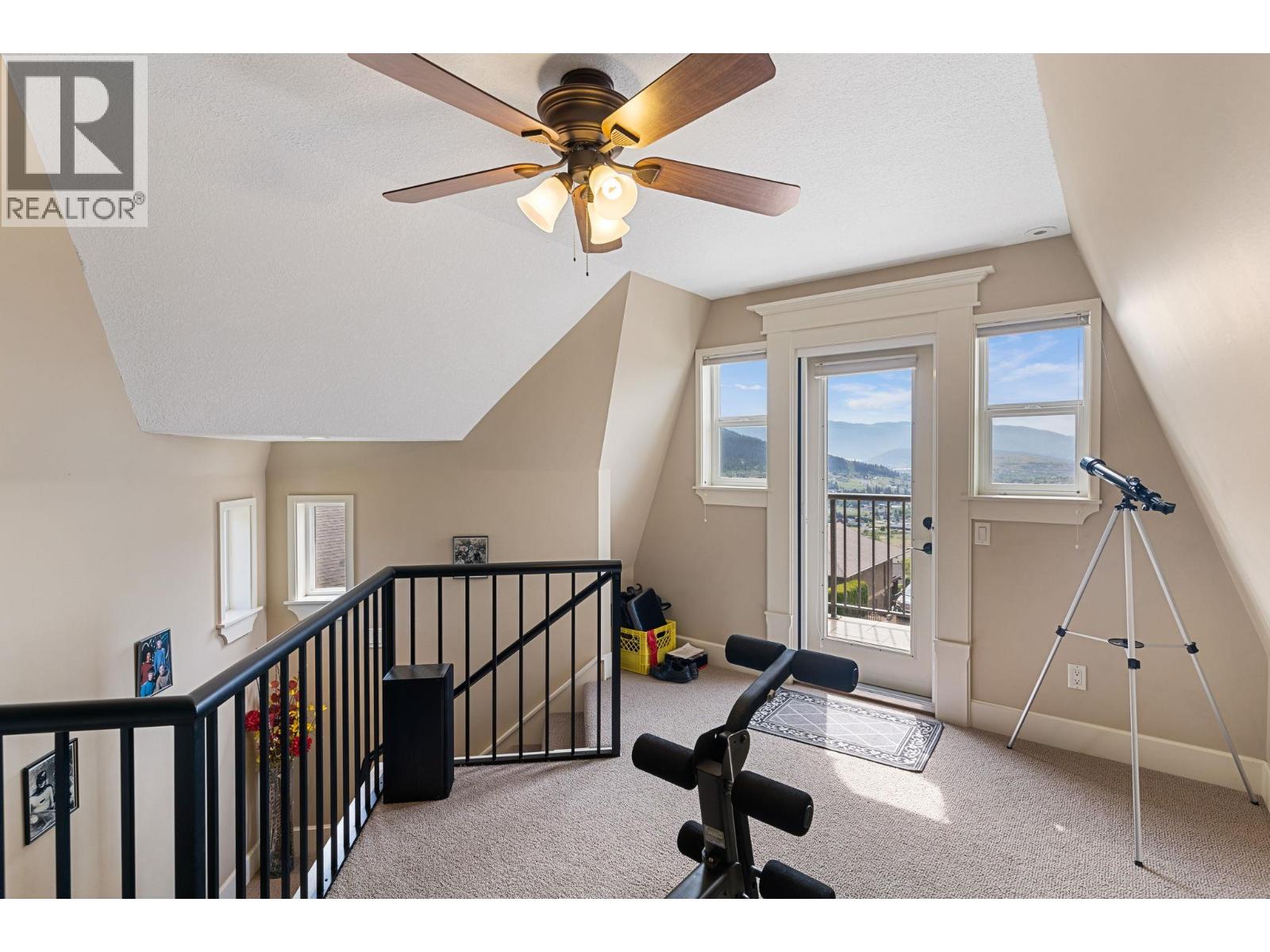 1011 Foothills Court, Vernon, British Columbia  V1B 3Z5 - Photo 38 - 10387000