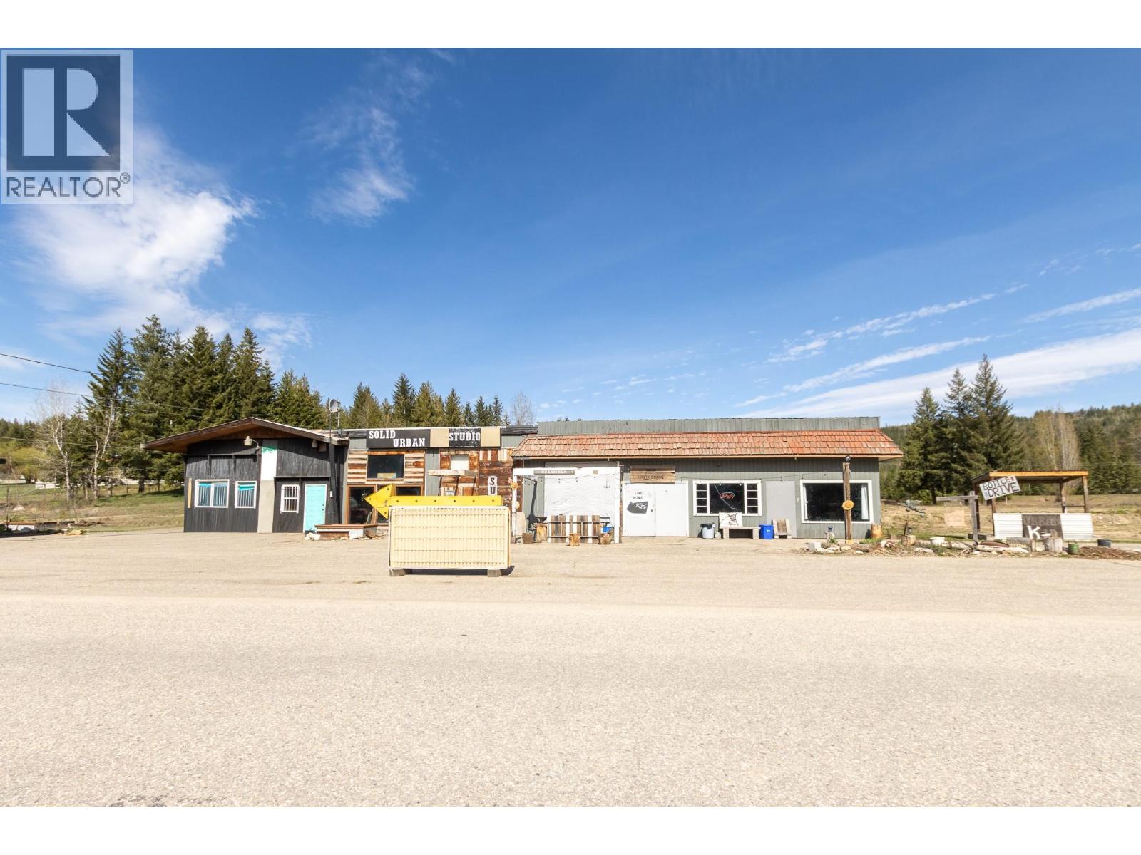 5755 Mellor Frontage Road, Salmon Arm, British Columbia  V1E 2R1 - Photo 4 - 10386715