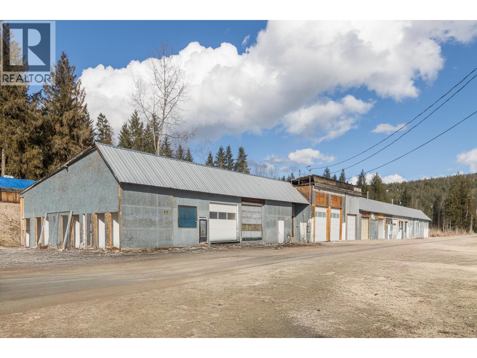5755 Mellor Frontage Road, Salmon Arm, British Columbia  V1E 2R1 - Photo 6 - 10386715