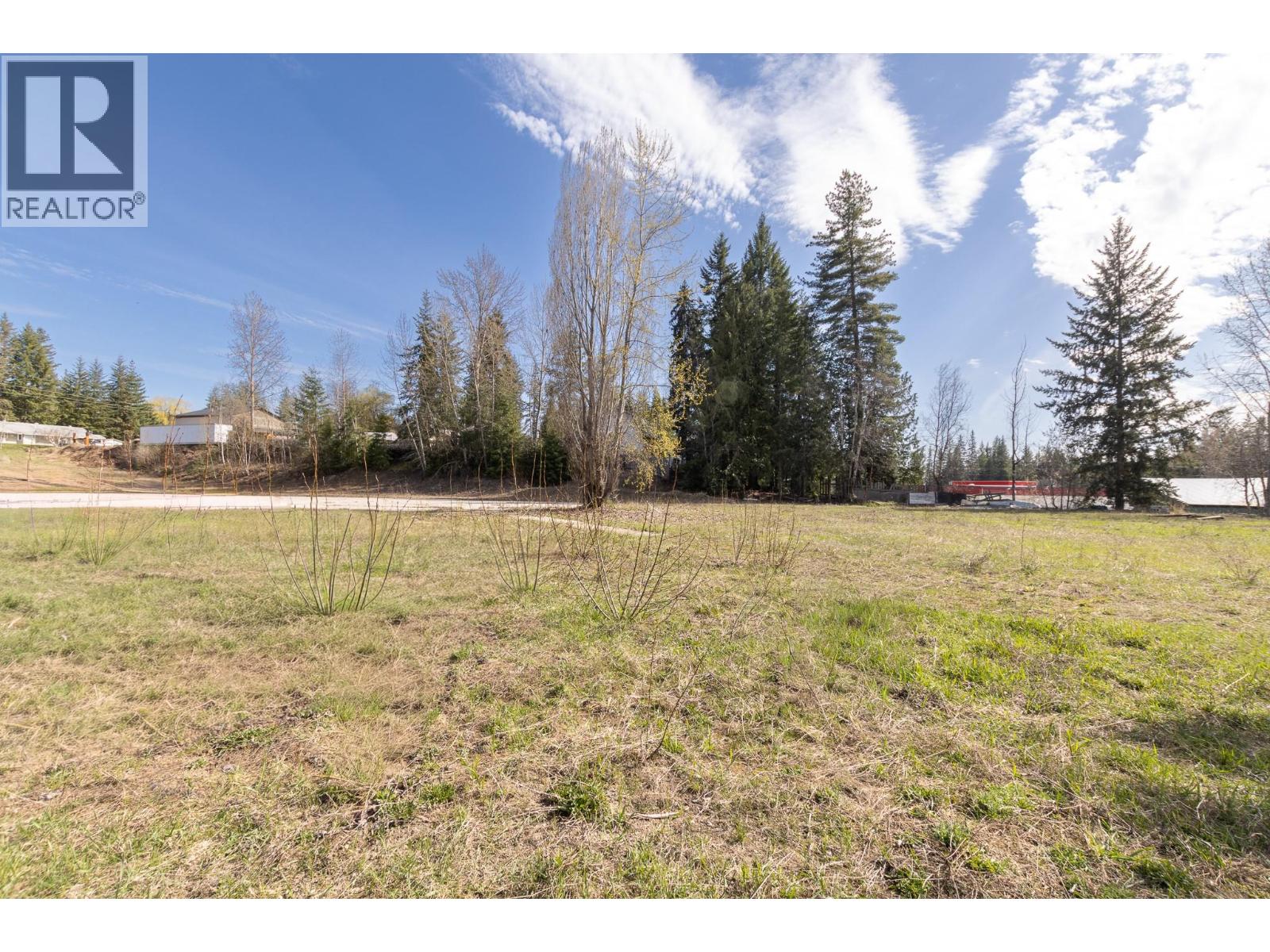 5755 Mellor Frontage Road, Salmon Arm, British Columbia  V1E 2R1 - Photo 9 - 10386715