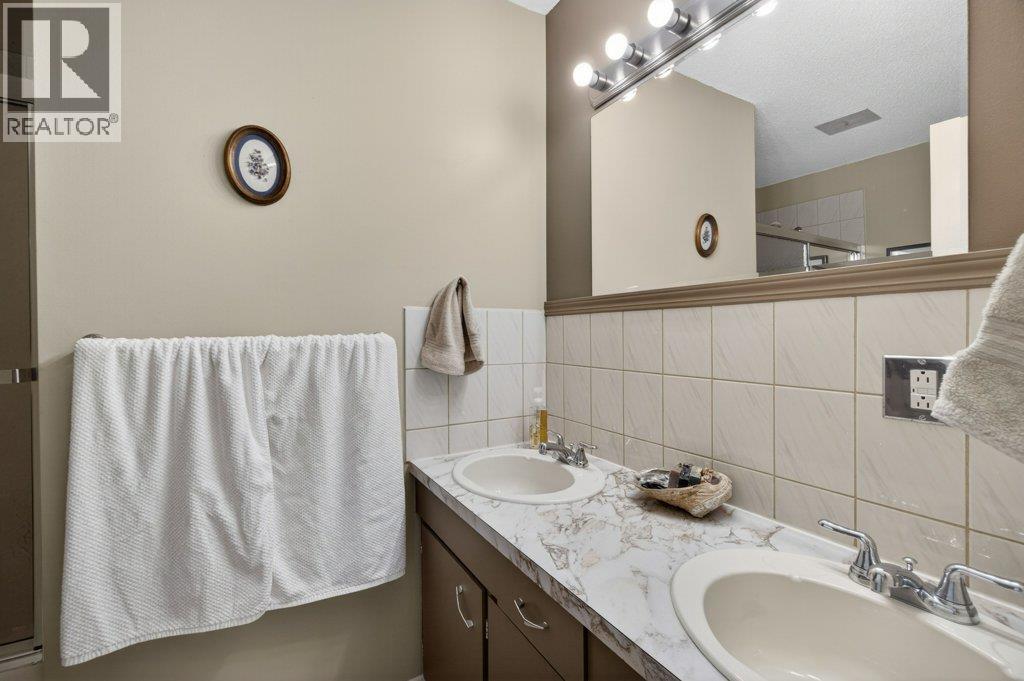 3930 10 Avenue Ne, Salmon Arm, British Columbia  V1E 2S2 - Photo 14 - 10386377