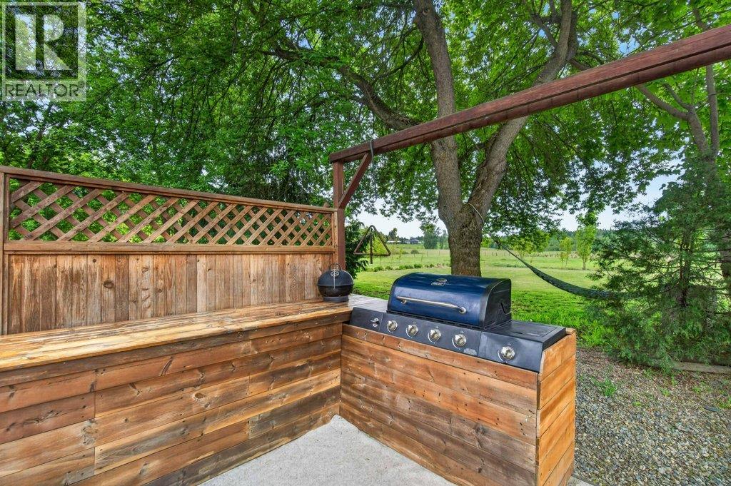3930 10 Avenue Ne, Salmon Arm, British Columbia  V1E 2S2 - Photo 42 - 10386377