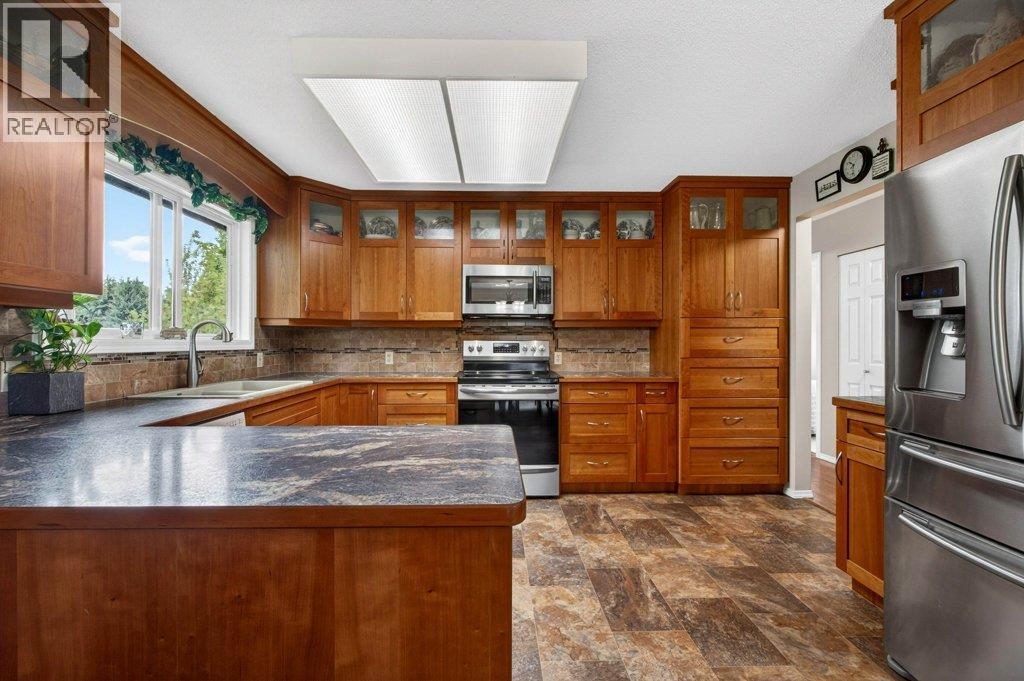 3930 10 Avenue Ne, Salmon Arm, British Columbia  V1E 2S2 - Photo 6 - 10386377