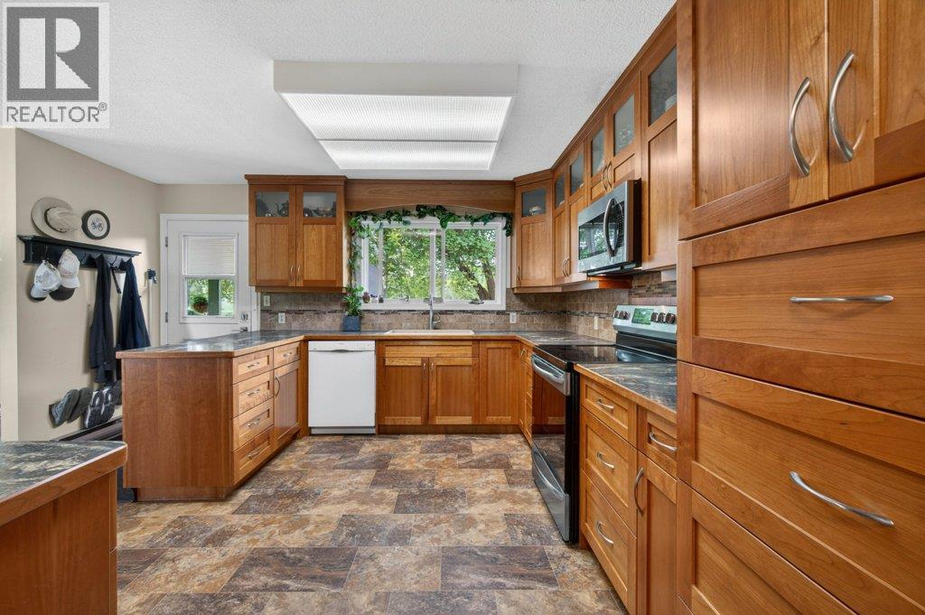 3930 10 Avenue Ne, Salmon Arm, British Columbia  V1E 2S2 - Photo 8 - 10386377