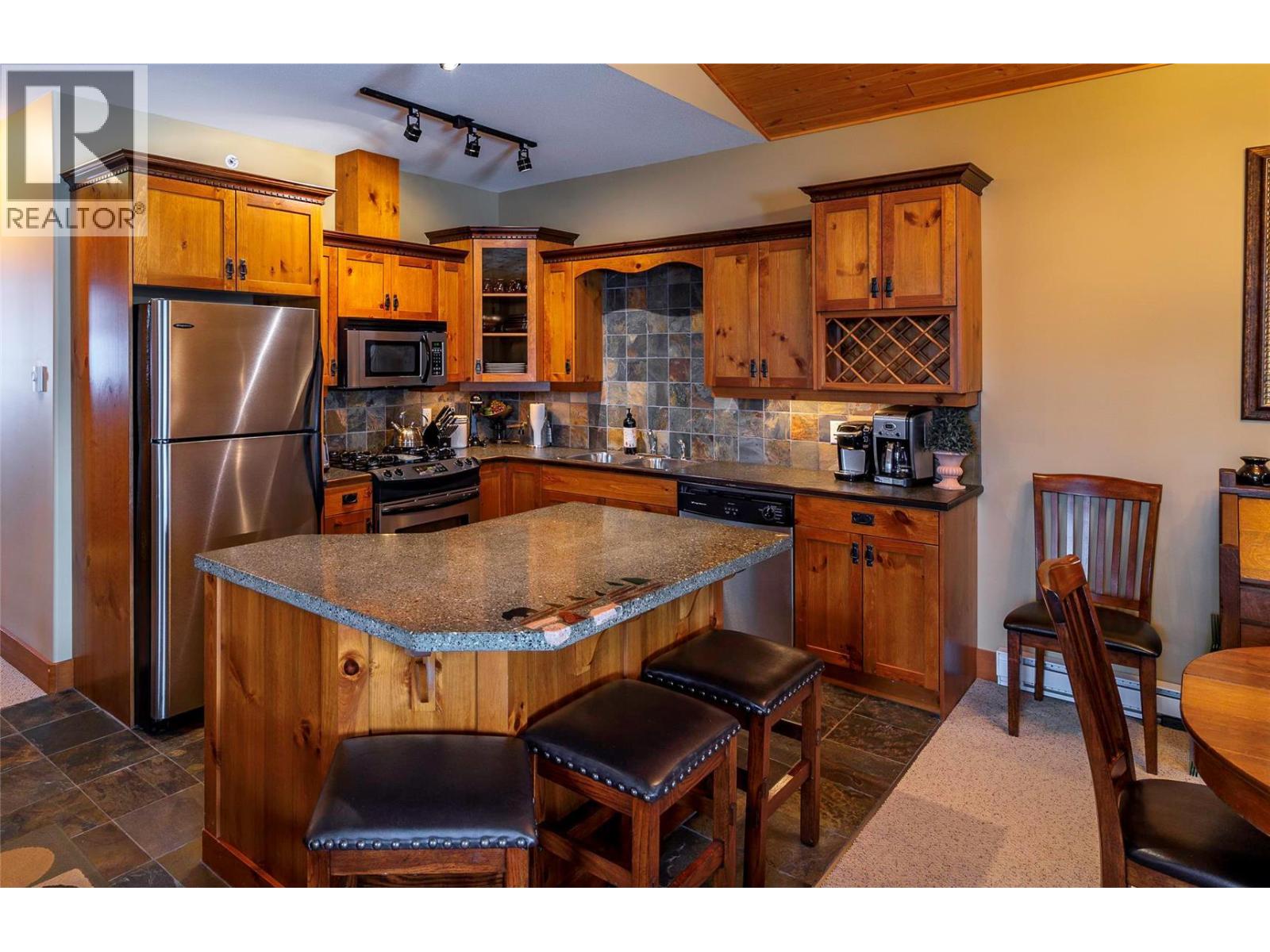 5940 Snowpines Way Unit# 12, Big White, British Columbia  V1P 1P3 - Photo 2 - 10386994