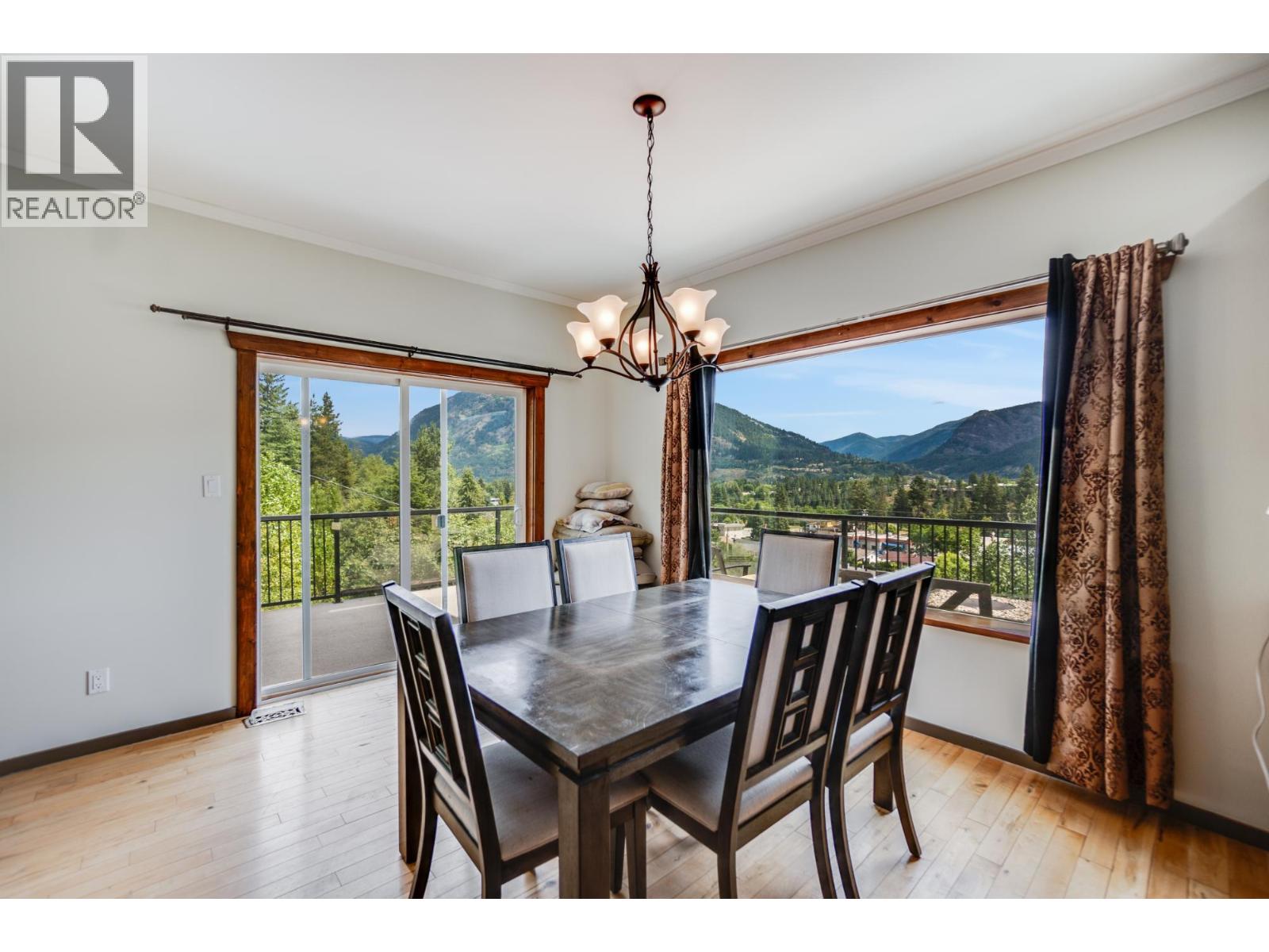 1533 Woodland Drive, Castlegar, British Columbia  V1N 4J4 - Photo 15 - 10386824