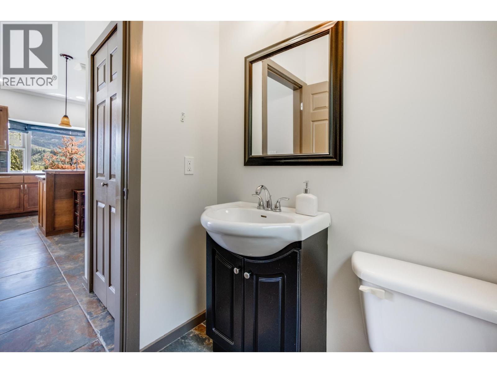 1533 Woodland Drive, Castlegar, British Columbia  V1N 4J4 - Photo 18 - 10386824