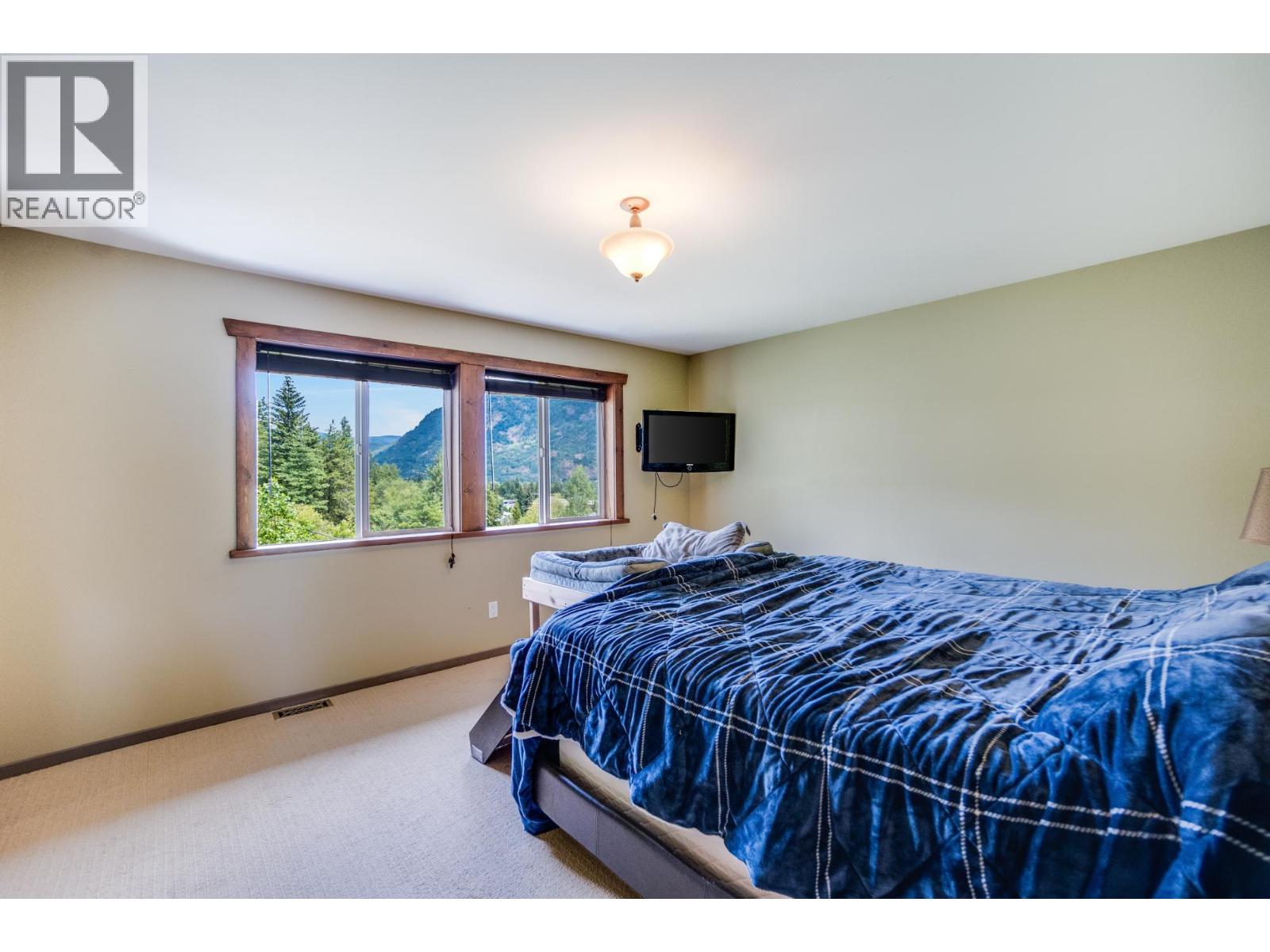 1533 Woodland Drive, Castlegar, British Columbia  V1N 4J4 - Photo 31 - 10386824