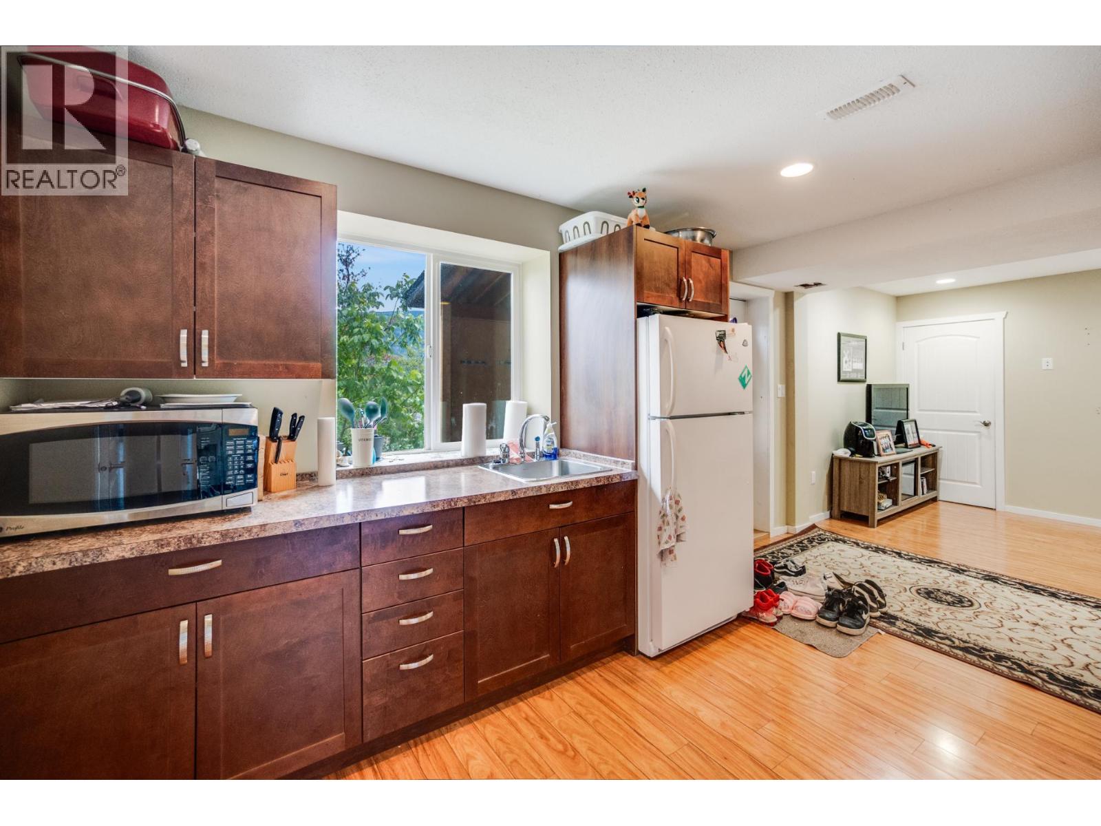 1533 Woodland Drive, Castlegar, British Columbia  V1N 4J4 - Photo 38 - 10386824