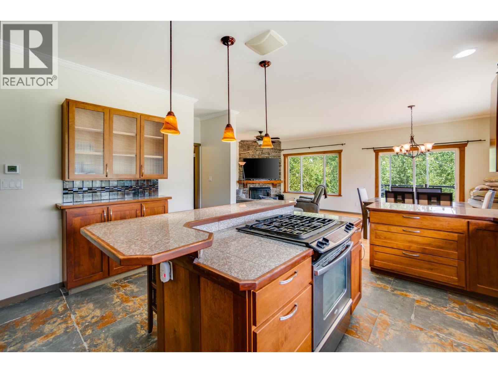 1533 Woodland Drive, Castlegar, British Columbia  V1N 4J4 - Photo 9 - 10386824